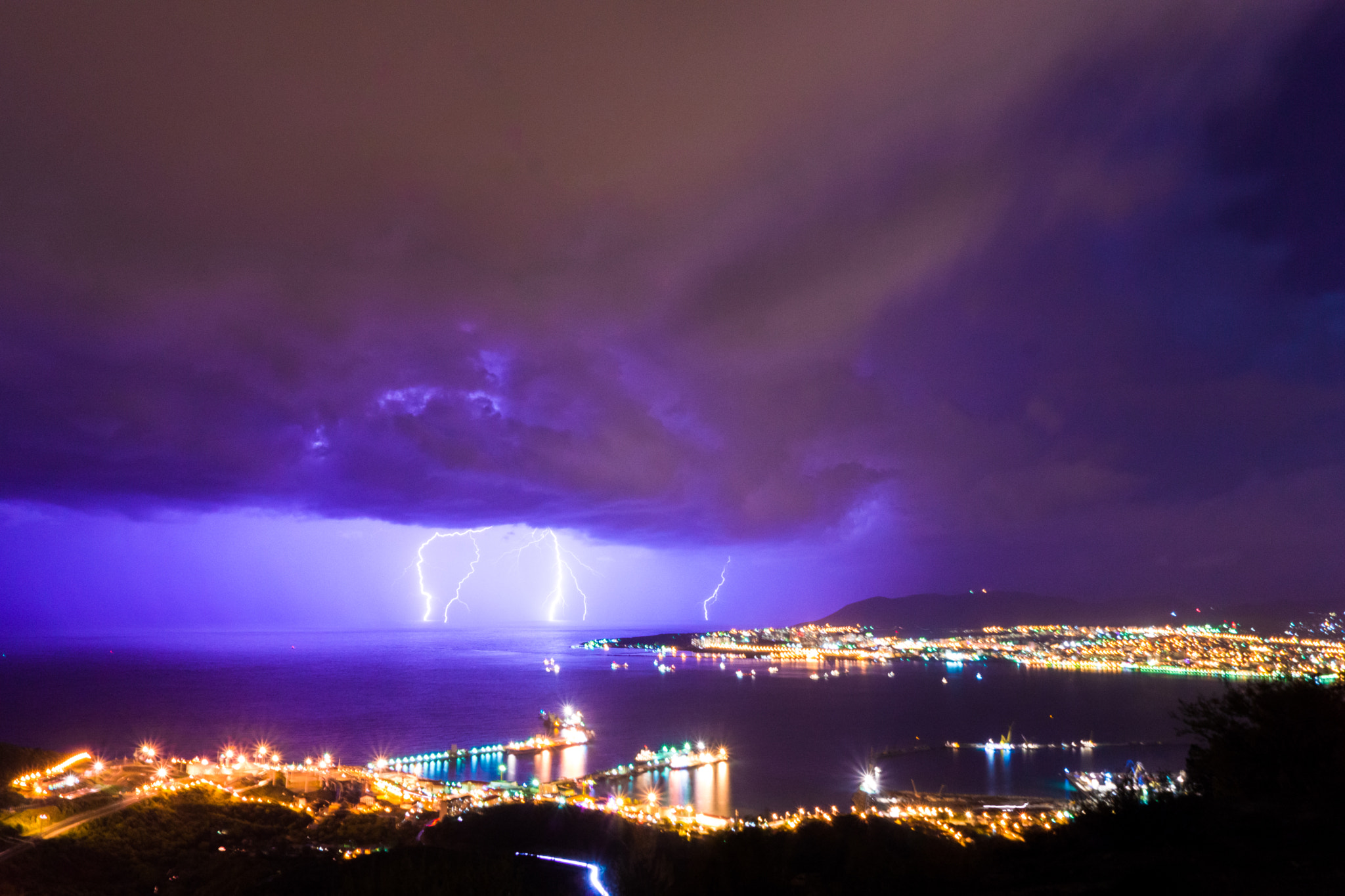 Sony SLT-A65 (SLT-A65V) sample photo. Lightning in bay photography