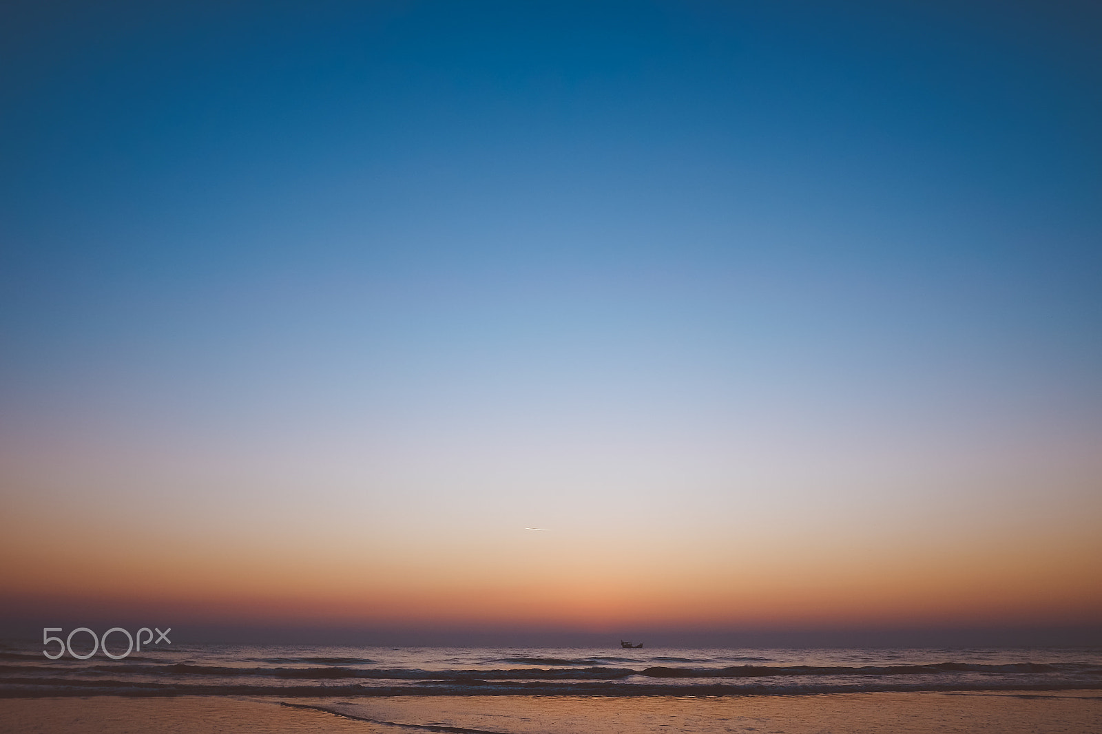 Fujifilm X-T10 + Fujifilm XF 18mm F2 R sample photo. World's longest beach 17 photography