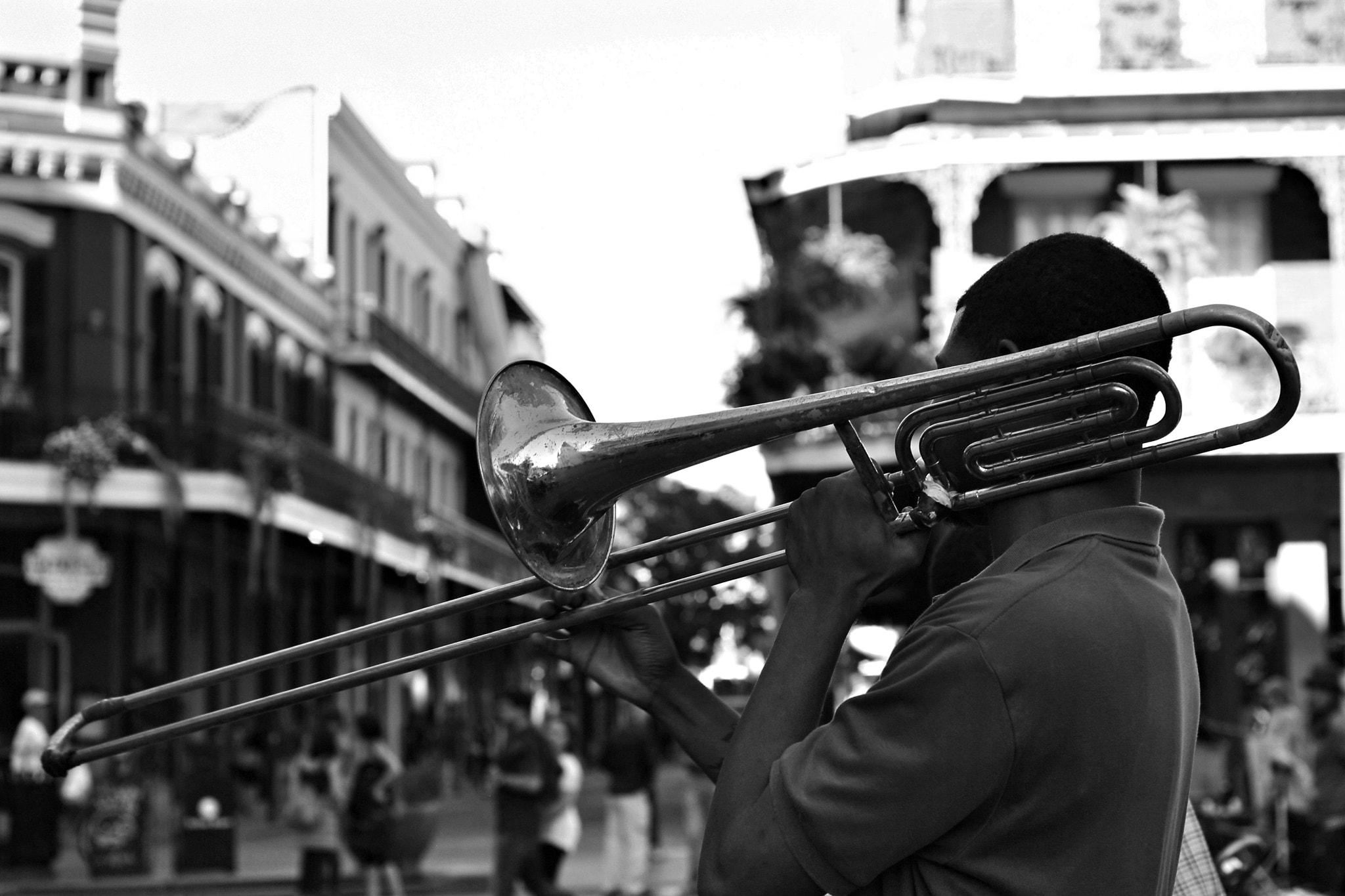 Fujifilm FinePix S2 Pro sample photo. New orleans street musician  photography