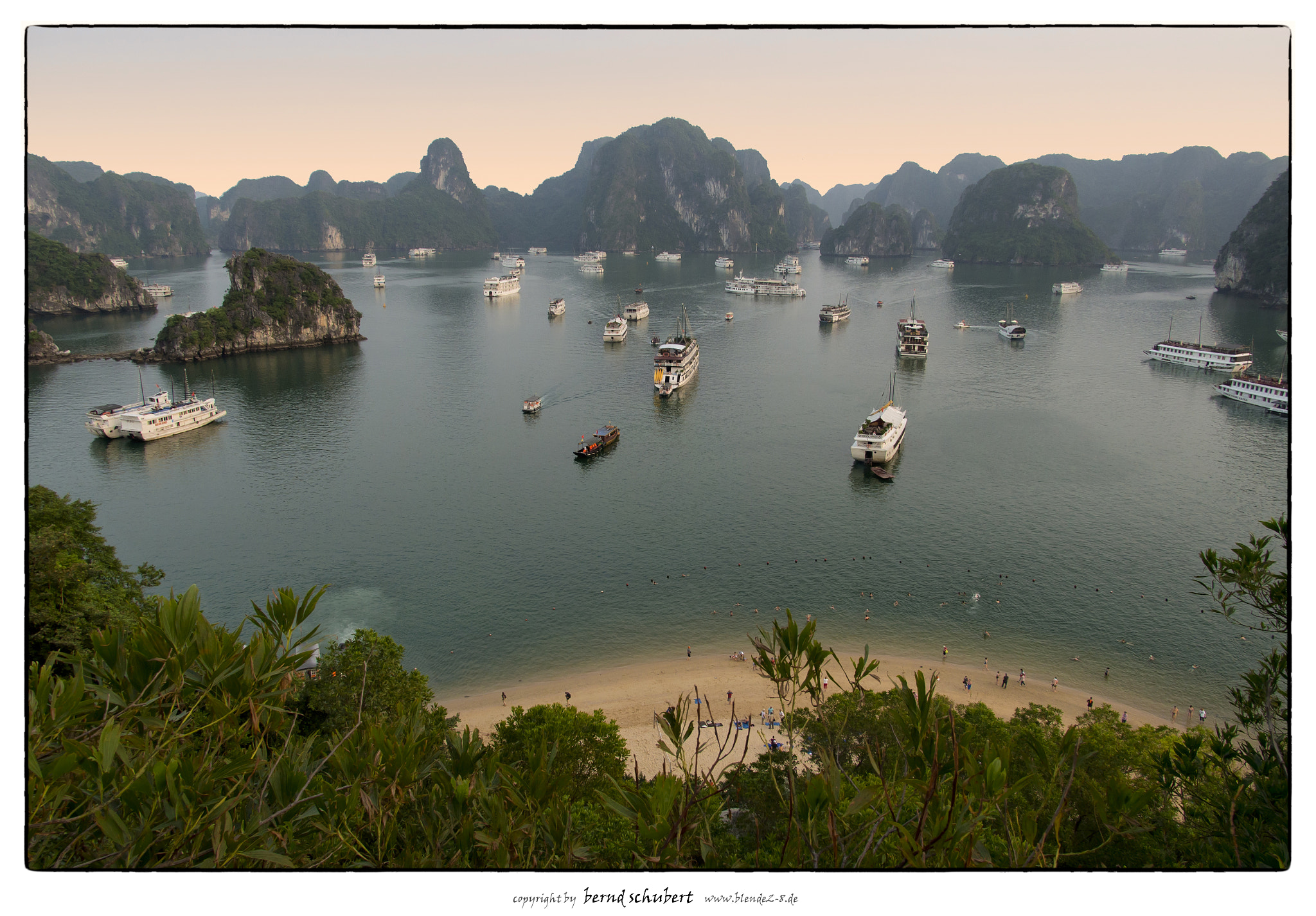 Panasonic Lumix G X Vario 12-35mm F2.8 ASPH Power OIS sample photo. Vịnh hạ long photography