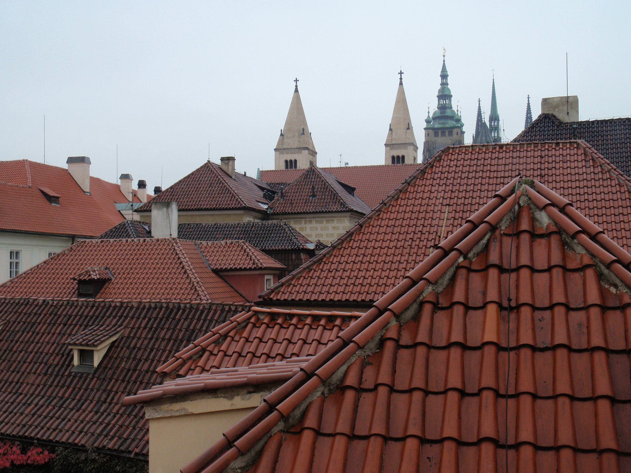 Olympus u9000,S9000 sample photo. Praga red view photography