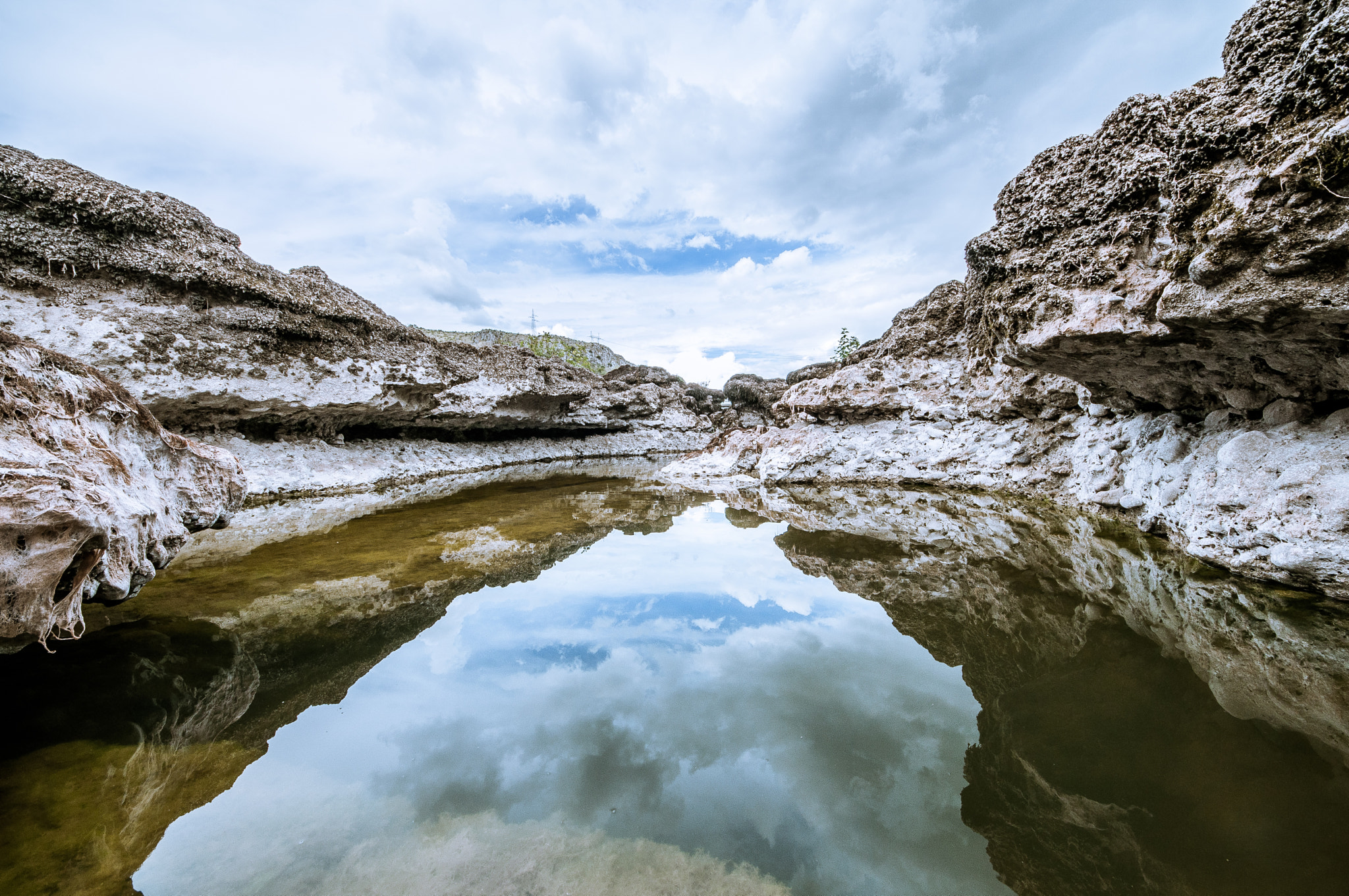 Sigma 8-16mm F4.5-5.6 DC HSM sample photo. Reflection photography