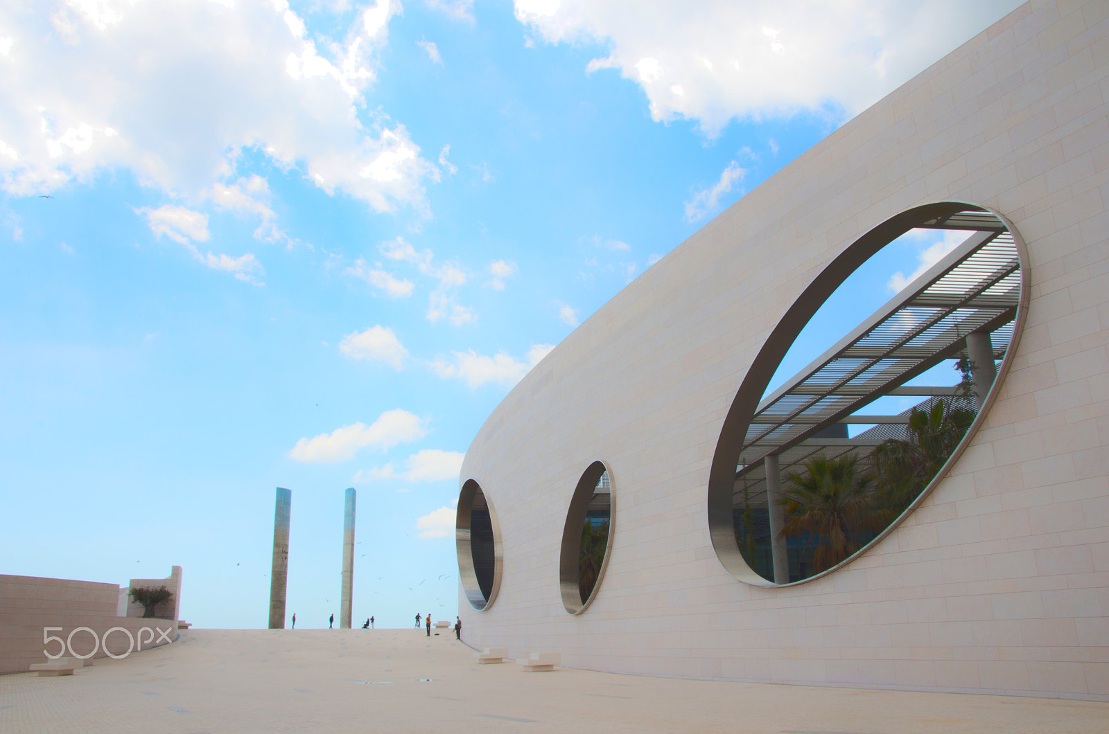 Canon EF-S 17-55mm F2.8 IS USM sample photo. Futuristic foundation photography