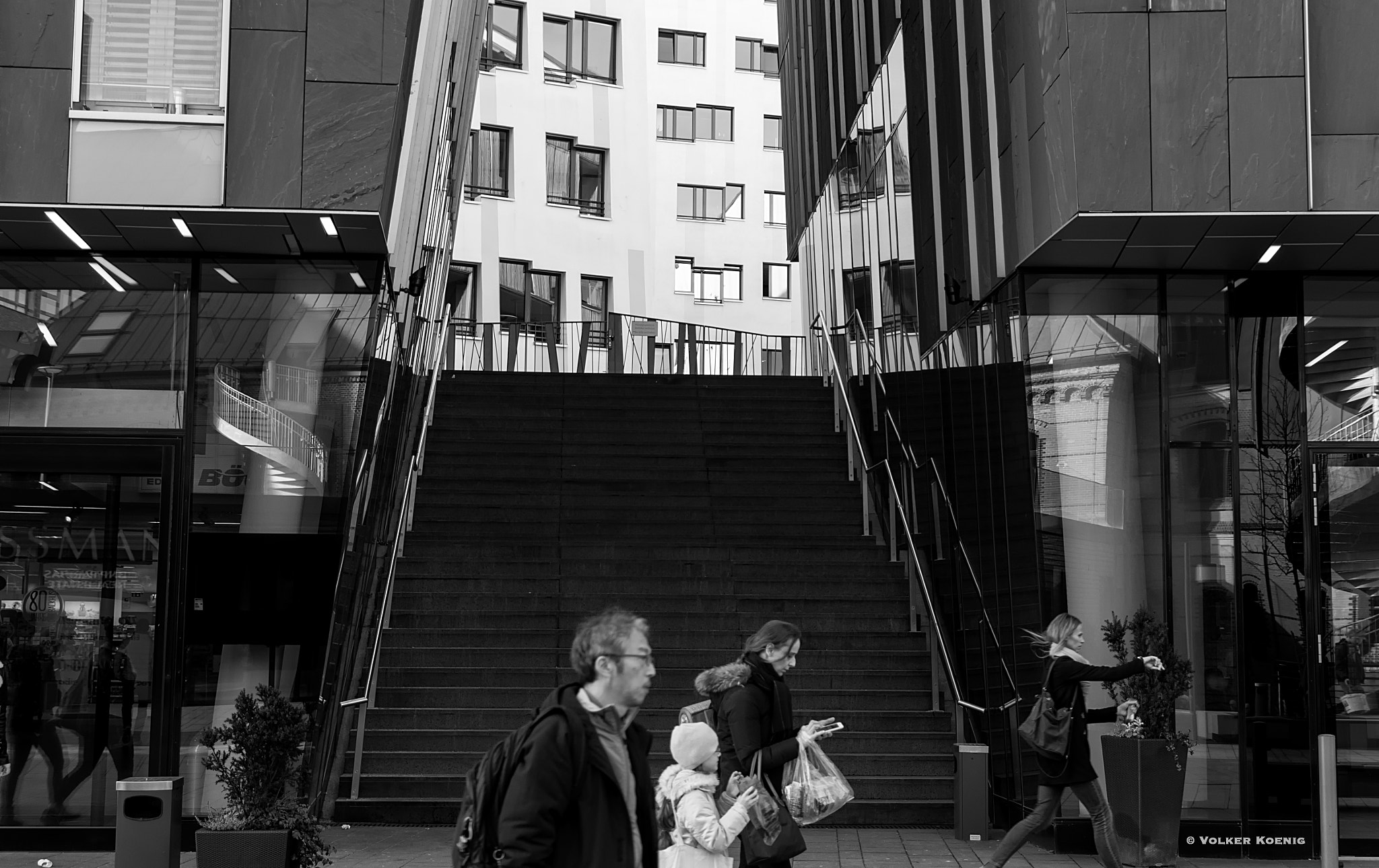 Pentax smc DA* 16-50mm F2.8 ED AL (IF) SDM sample photo. Stairs up photography