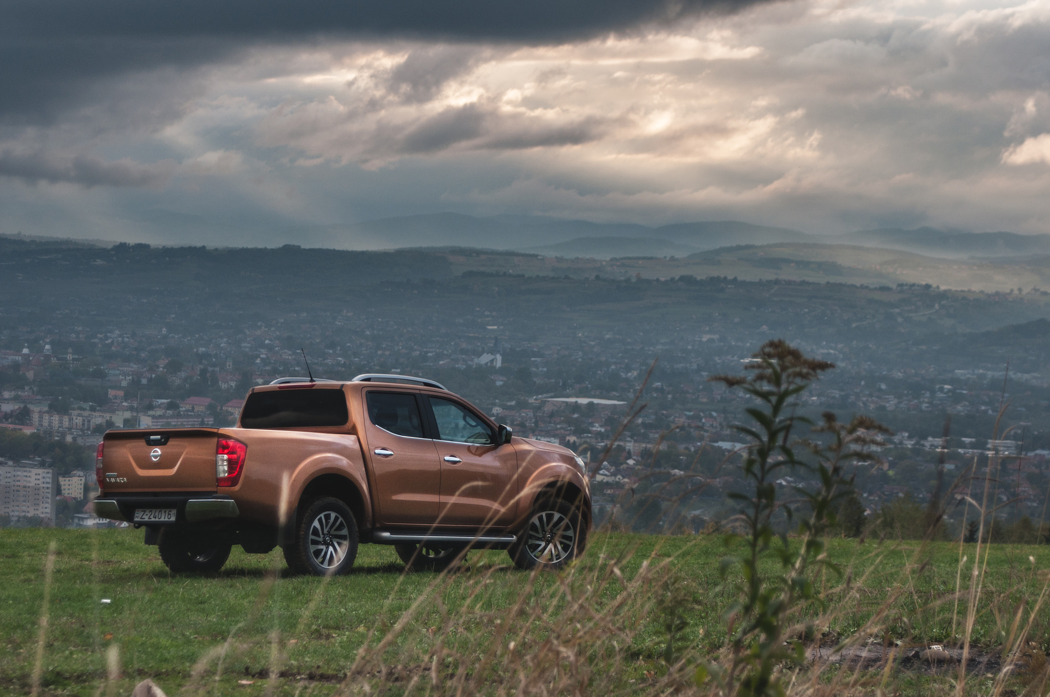 AF Zoom-Nikkor 28-100mm f/3.5-5.6G sample photo. Nissan navara photography