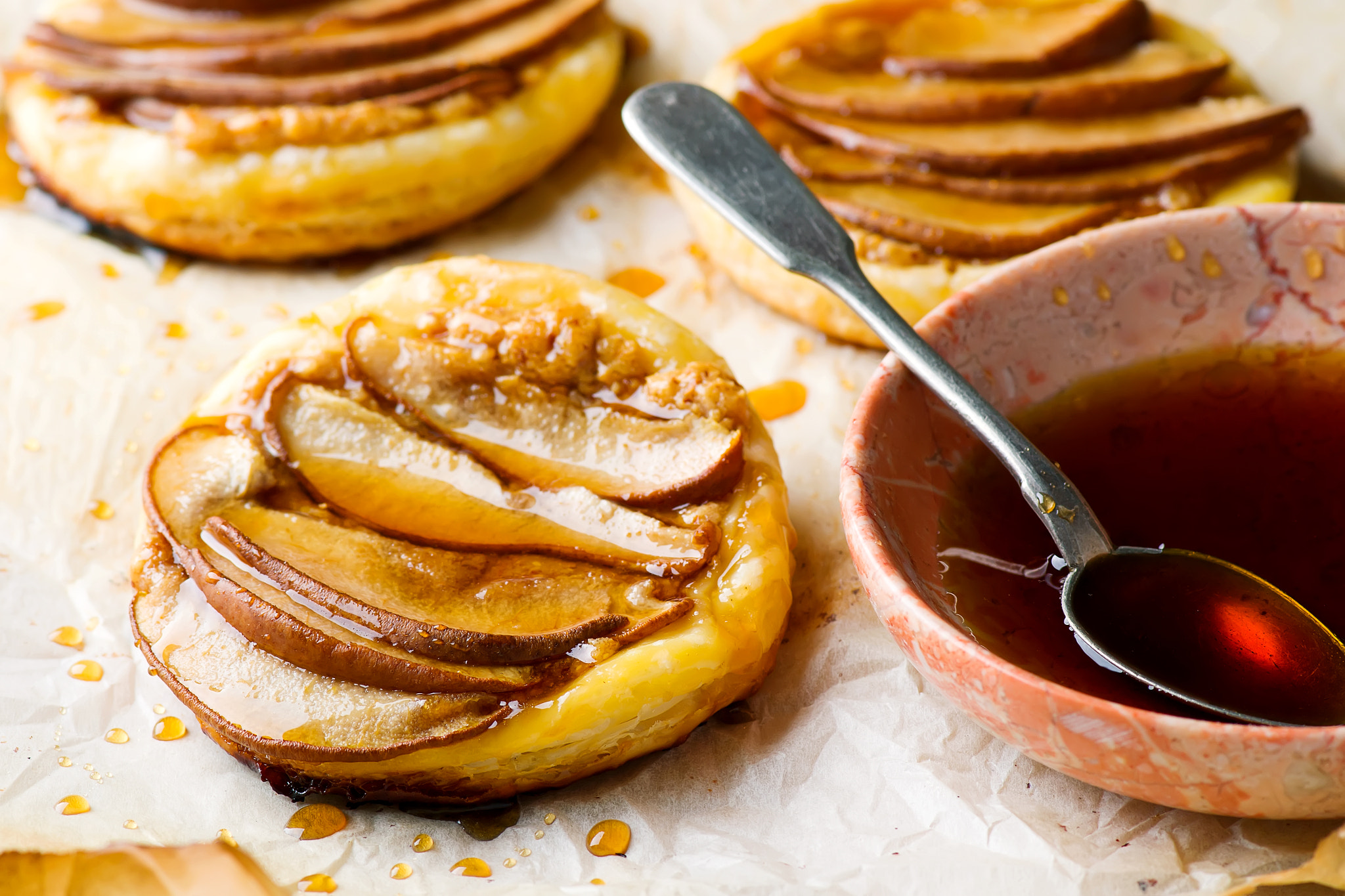 Nikon AF-S Micro-Nikkor 105mm F2.8G IF-ED VR sample photo. Pear tart with marple syrup .selective focus. photography
