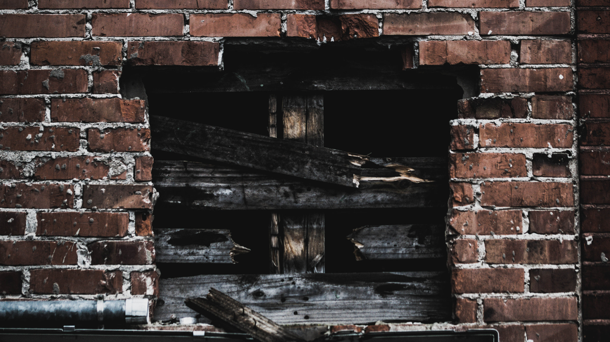 Sony SLT-A58 + 105mm F2.8 sample photo. Wooden window photography