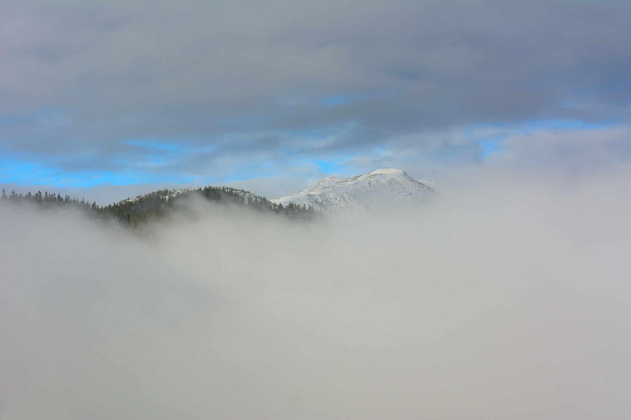 Nikon D7100 + Nikon AF-S Nikkor 24-70mm F2.8G ED sample photo. Mountain and clouds photography