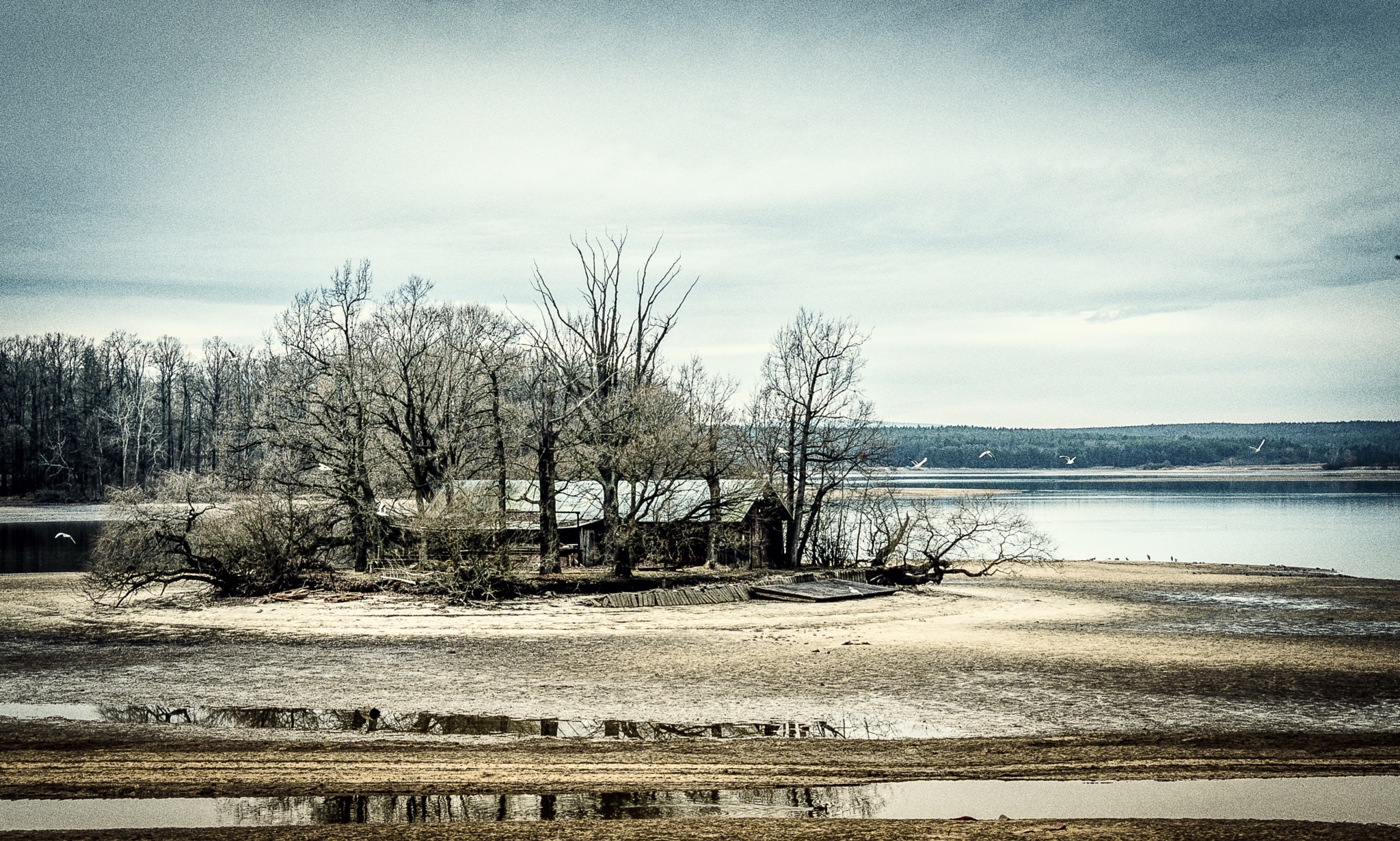 Sony a7S + Sony FE 24-240mm F3.5-6.3 OSS sample photo. Fishing hut photography