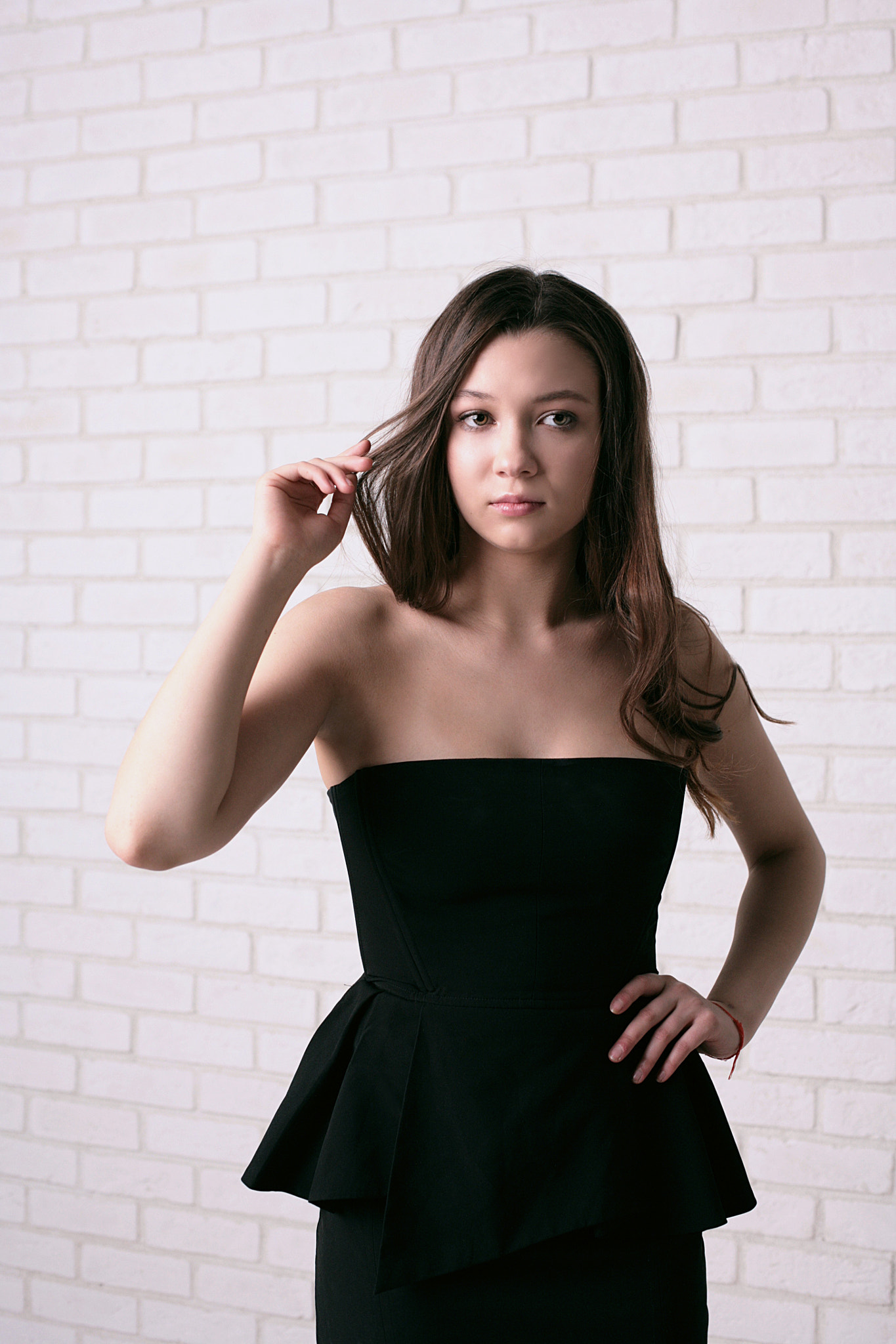 Canon EOS 5D + Canon EF 50mm F1.4 USM sample photo. Small black dress photography