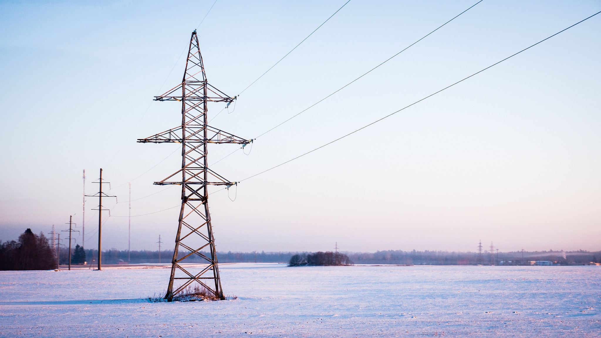 Panasonic Lumix G X Vario 12-35mm F2.8 ASPH Power OIS sample photo. Roadside pylon in the winter photography
