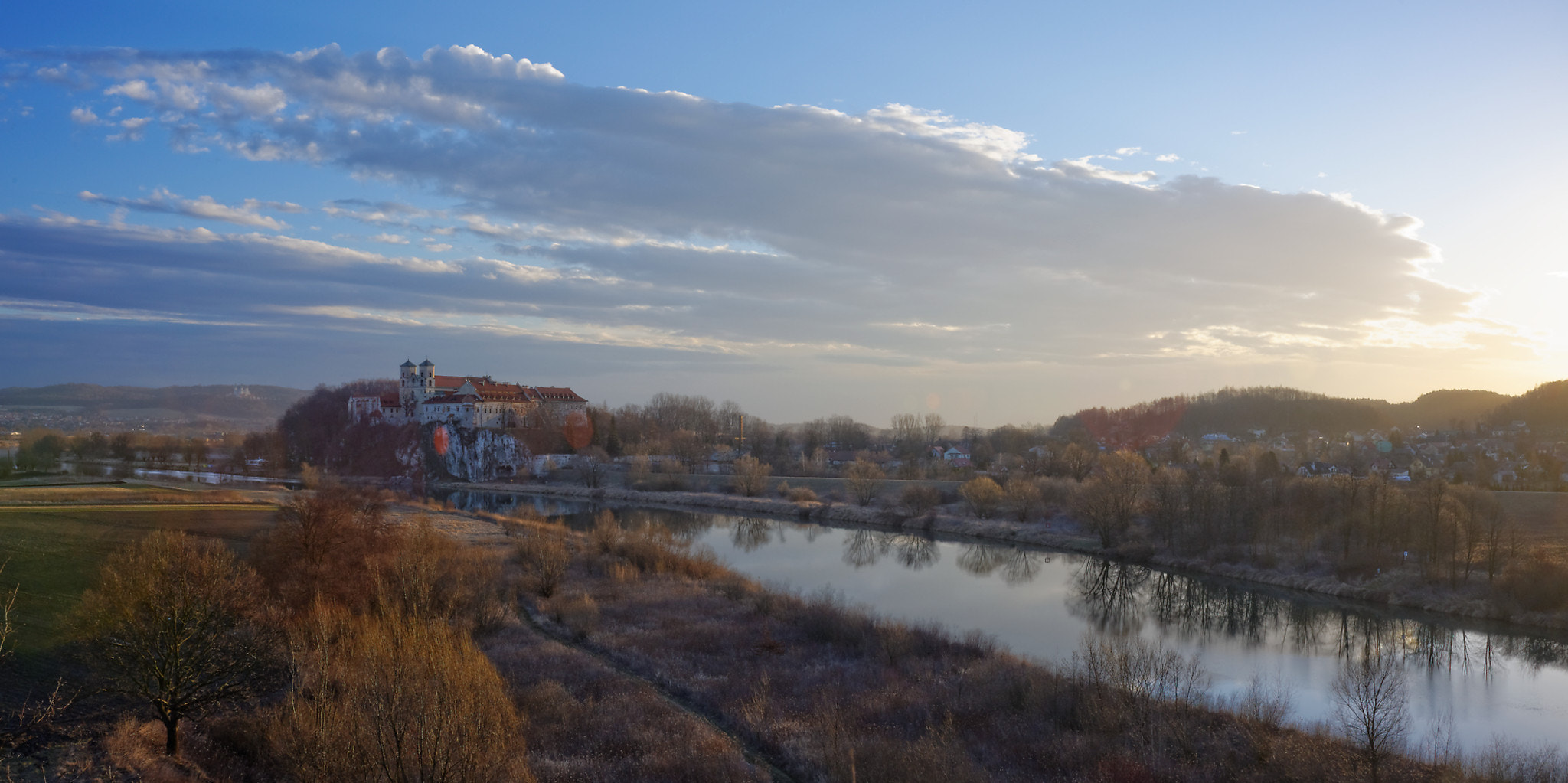 AF Zoom-Nikkor 28-105mm f/3.5-4.5D IF sample photo. Four seasons - benedictine abbey in tyniec, poland photography