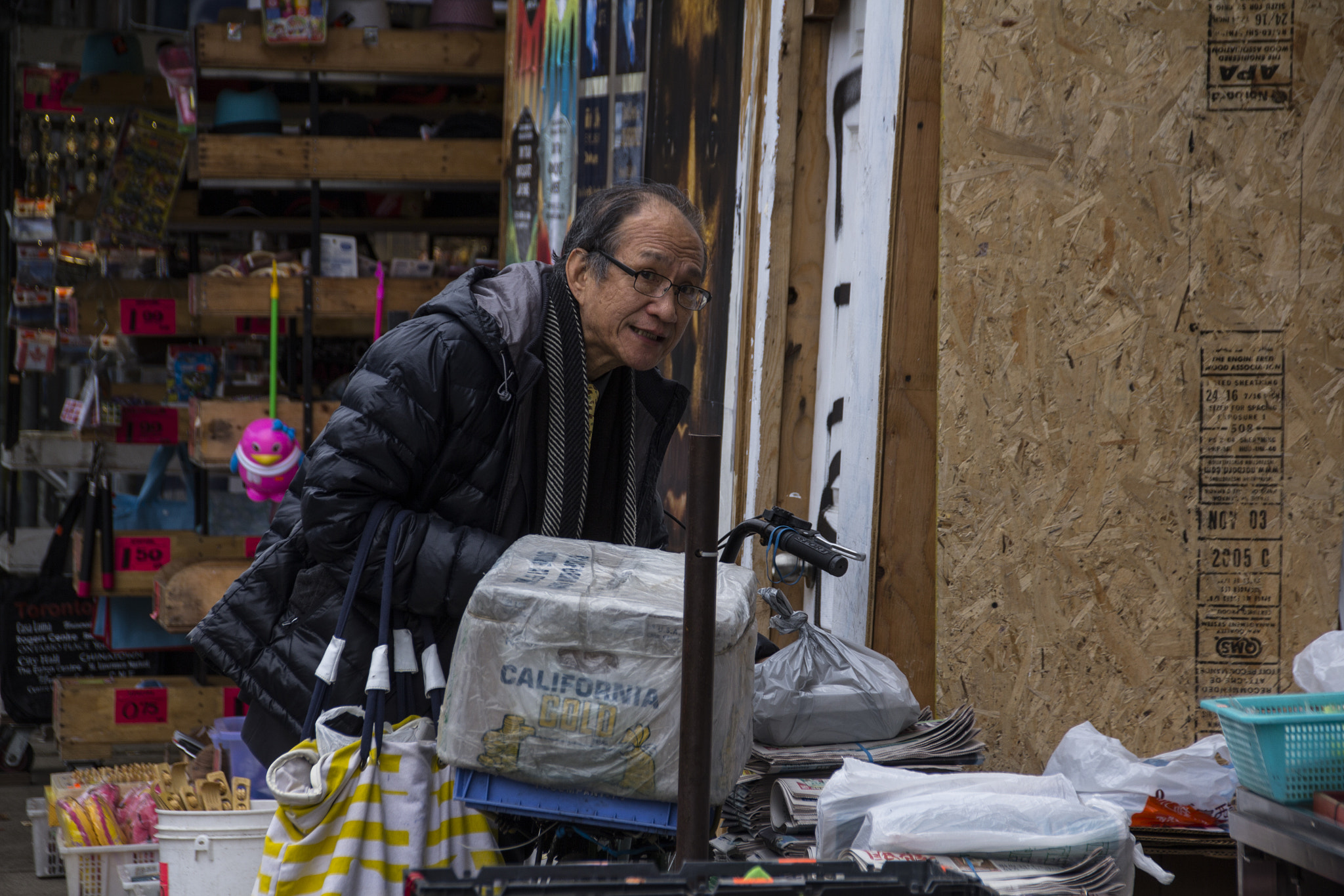 Sigma 18-250mm F3.5-6.3 DC OS HSM sample photo. Friendly faces photography