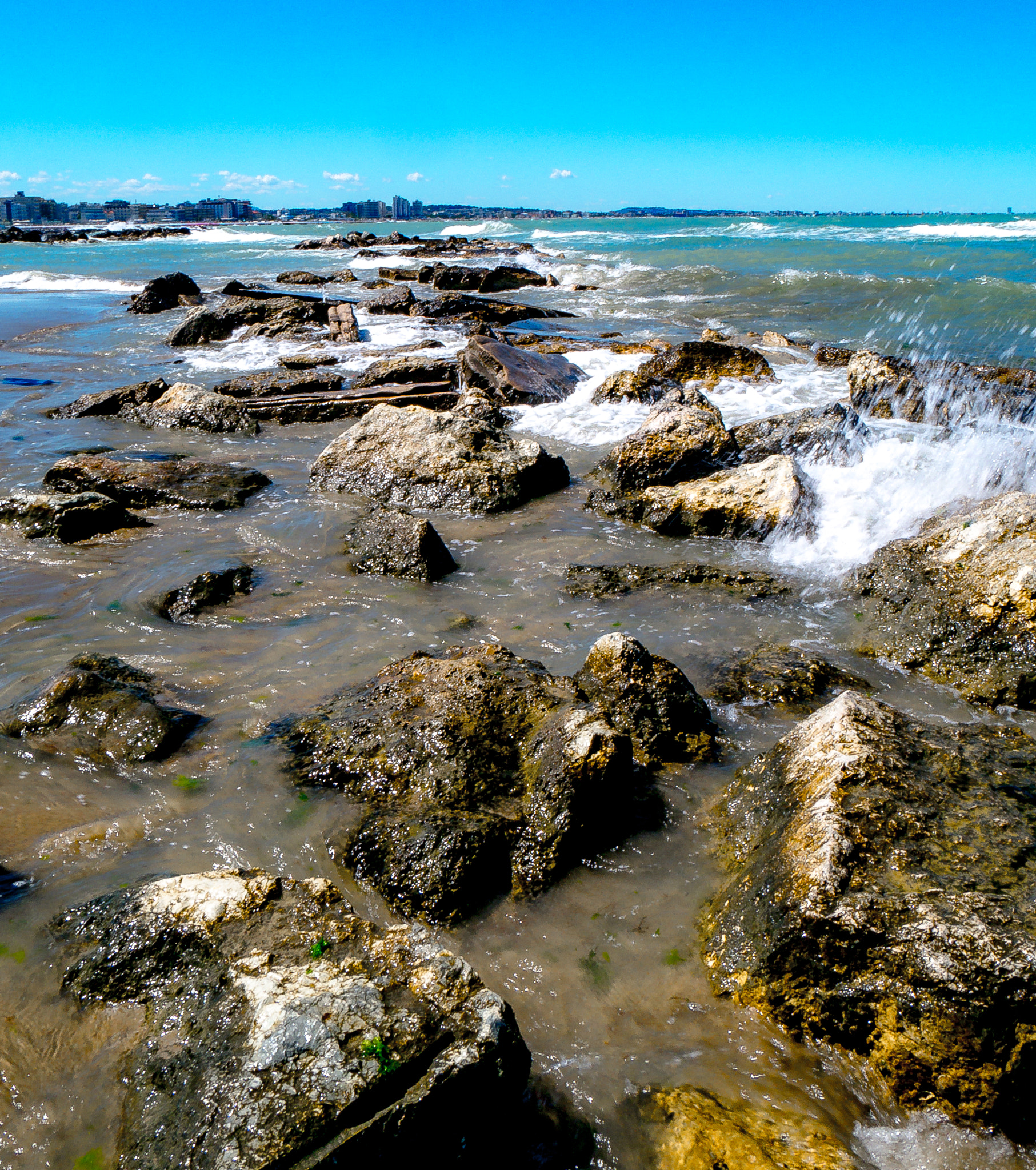 Panasonic Lumix DMC-G6 sample photo. Rocks on the sea photography