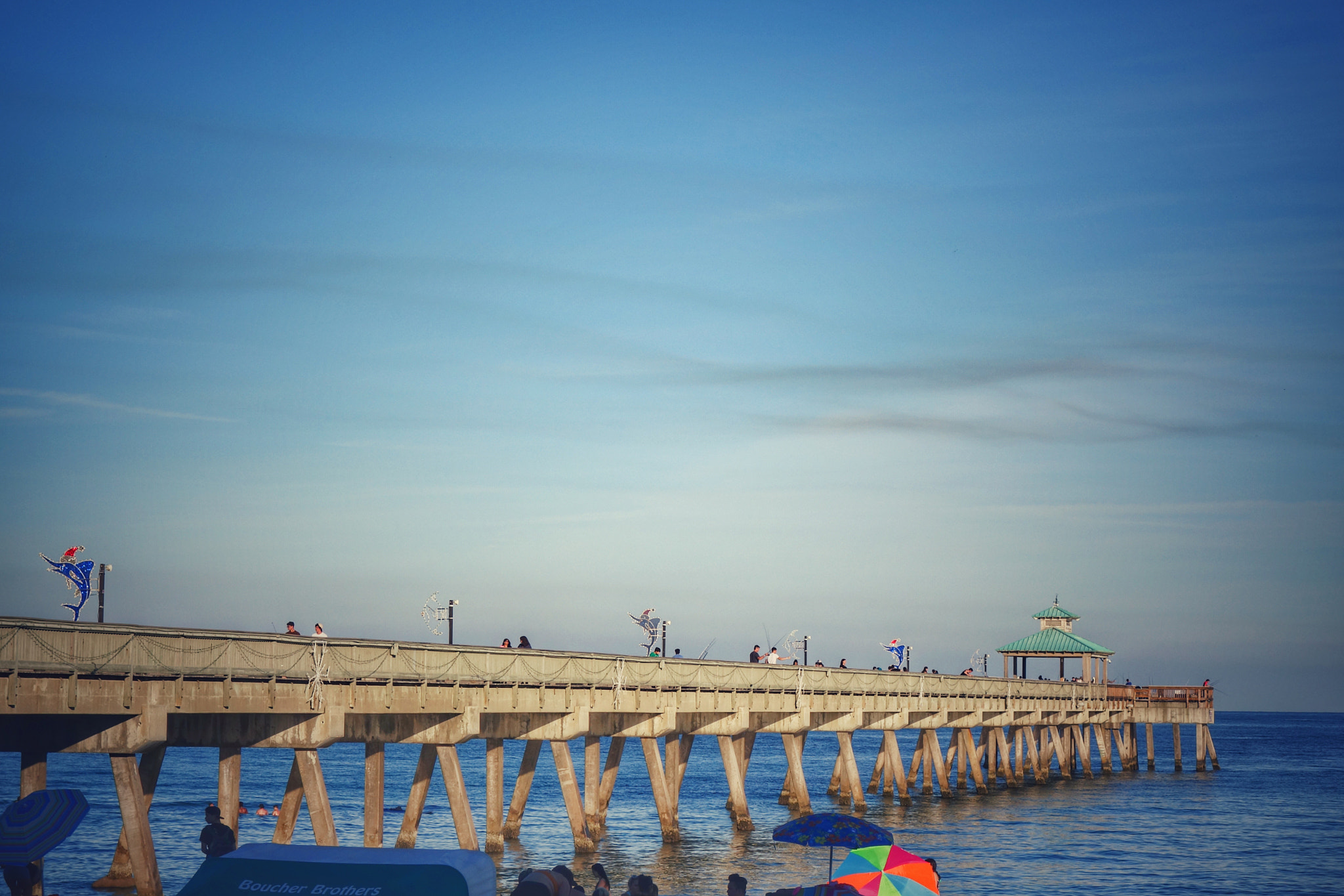 Sony 28-100mm F1.8-4.9 sample photo. Pier photography