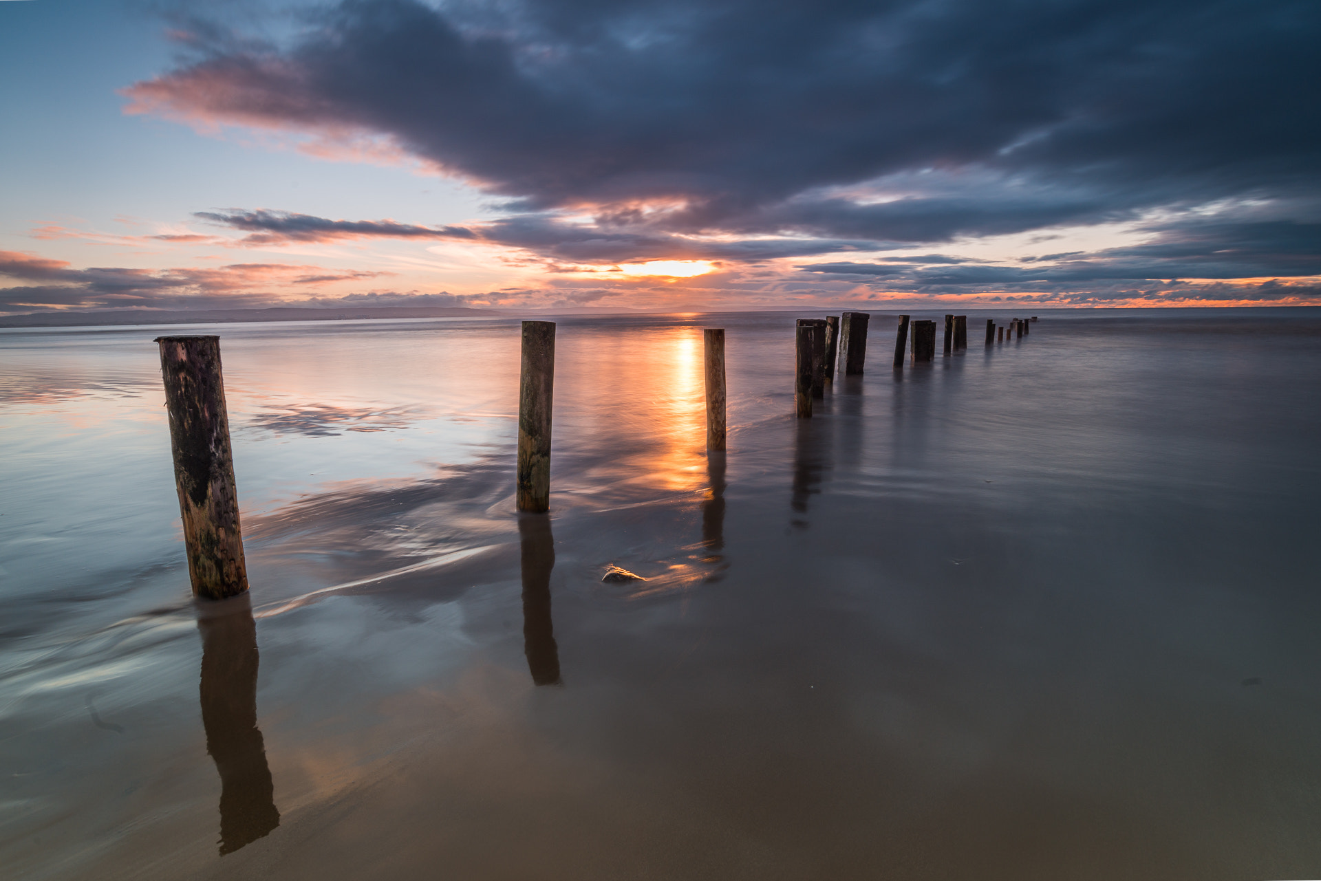 Nikon AF-S Nikkor 18-35mm F3.5-4.5G ED sample photo. Brean beach photography