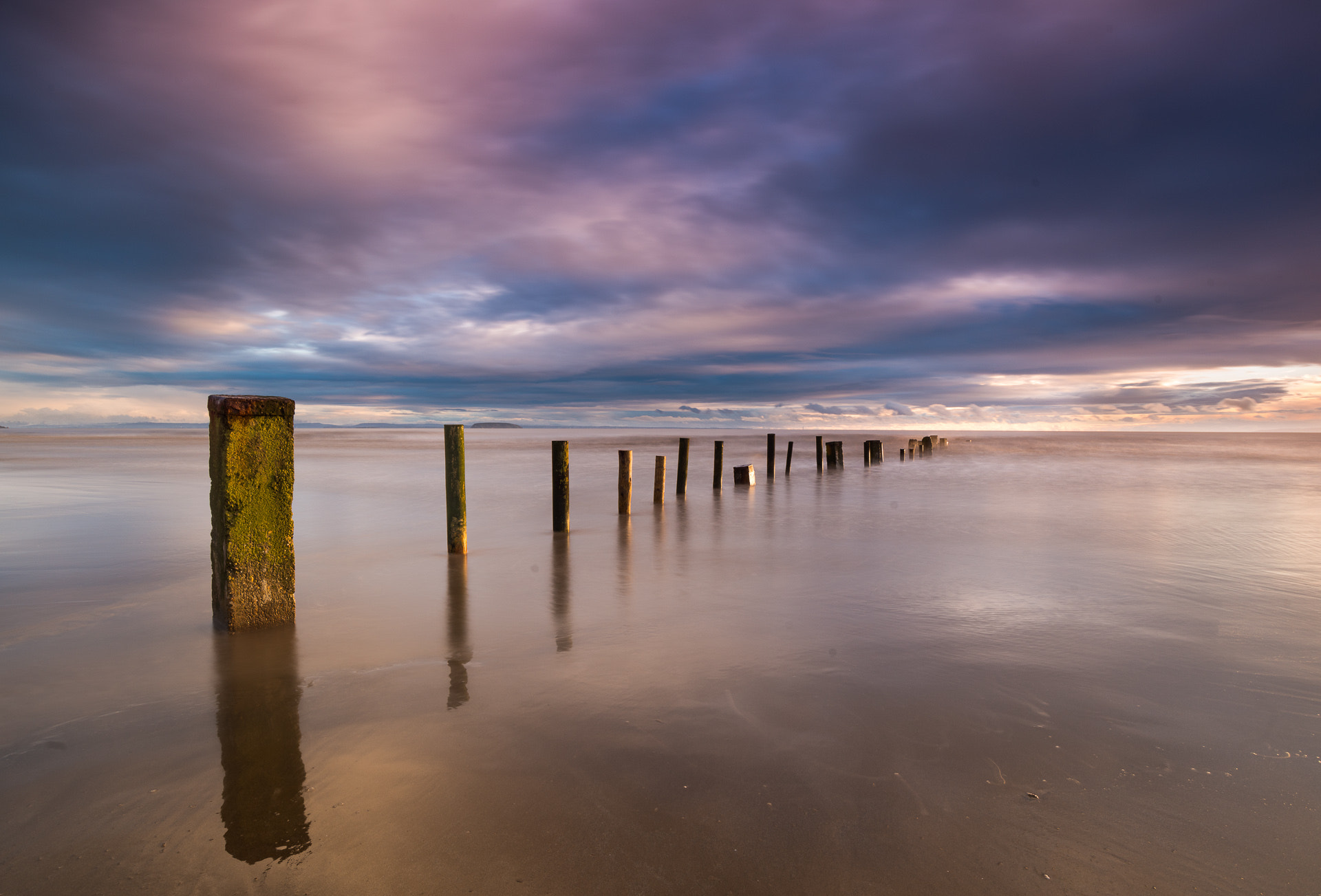 Nikon AF-S Nikkor 18-35mm F3.5-4.5G ED sample photo. Brean beach photography