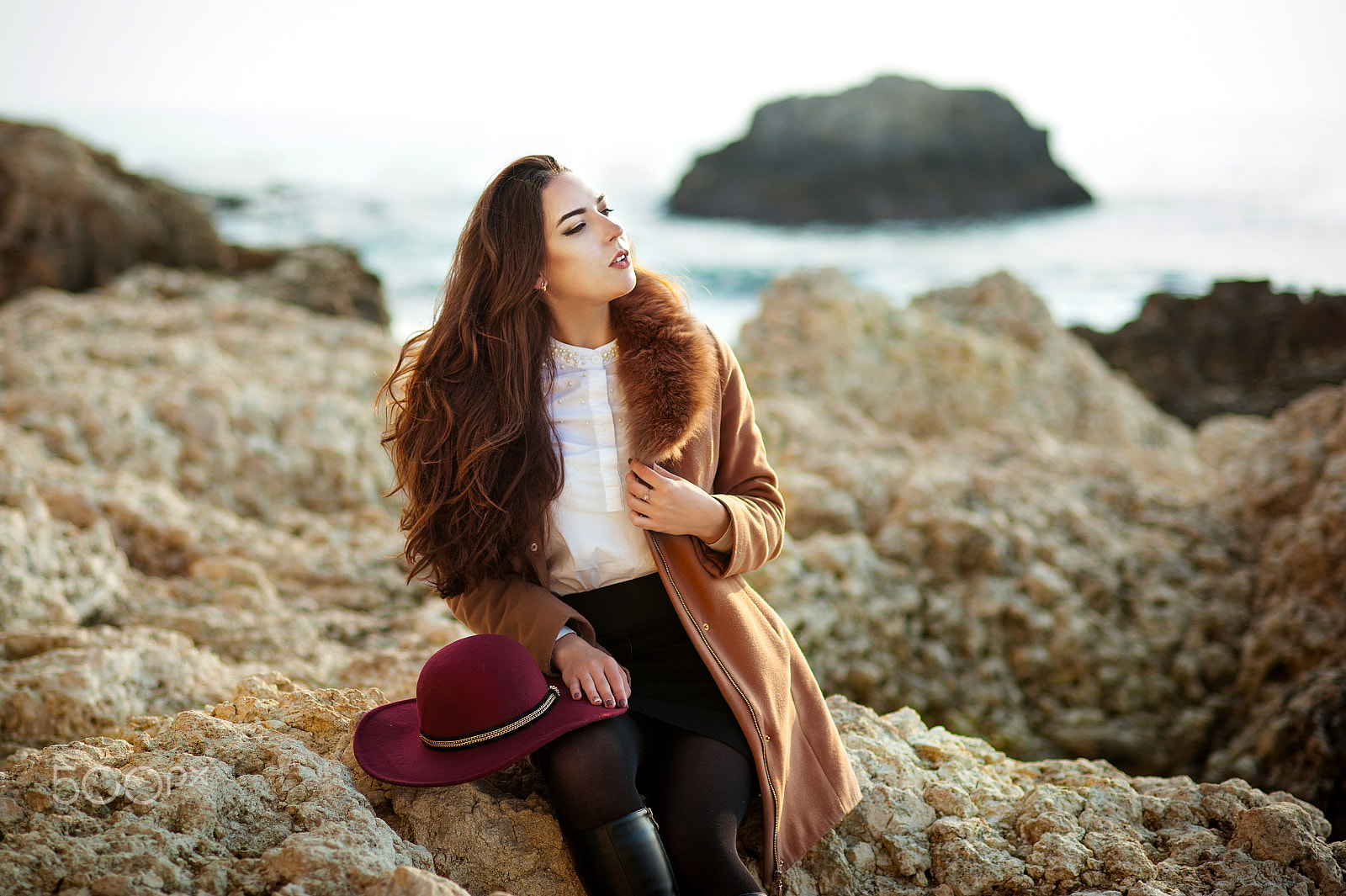 Nikon D700 + Nikon AF Nikkor 85mm F1.8D sample photo. Glamourous portrait of the young beautiful woman in a hat and coat of a beach photography