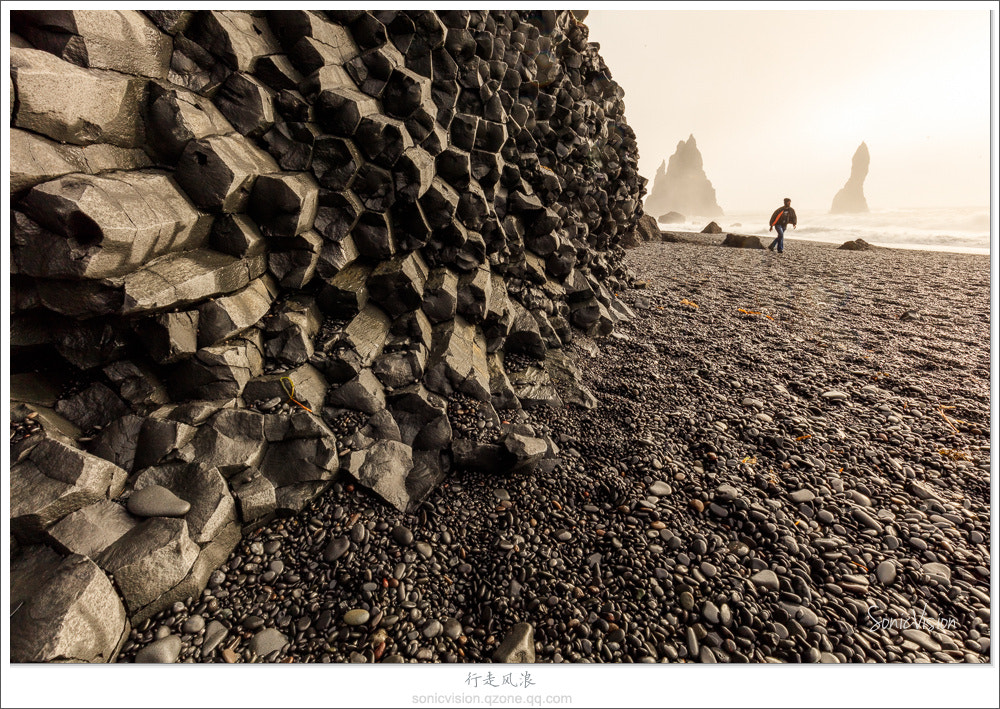 Canon EF 16-35mm F4L IS USM sample photo. Walk in wind photography
