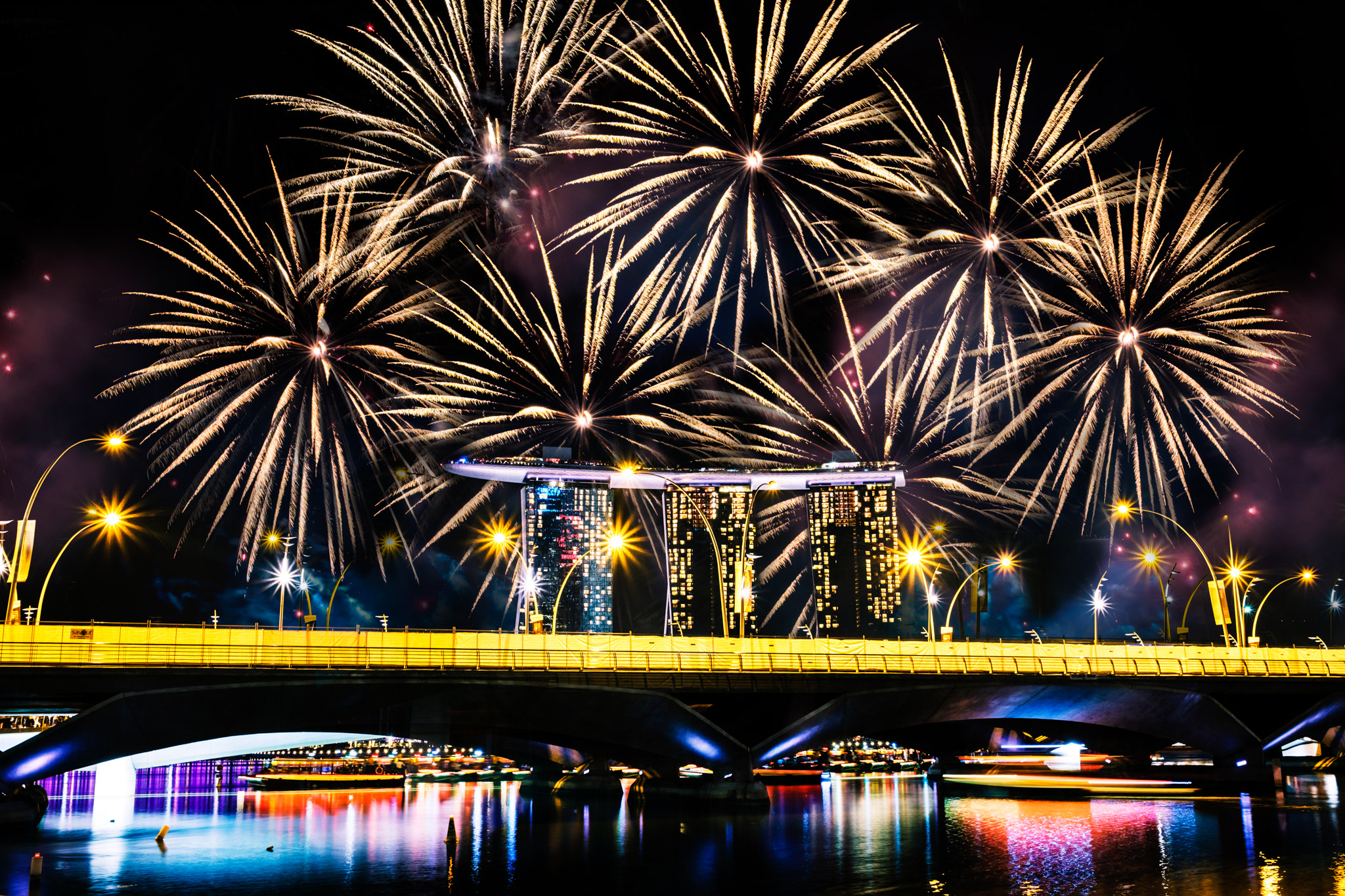 Fujifilm X-Pro2 + Fujifilm XF 23mm F1.4 R sample photo. Marina bay fireworks photography