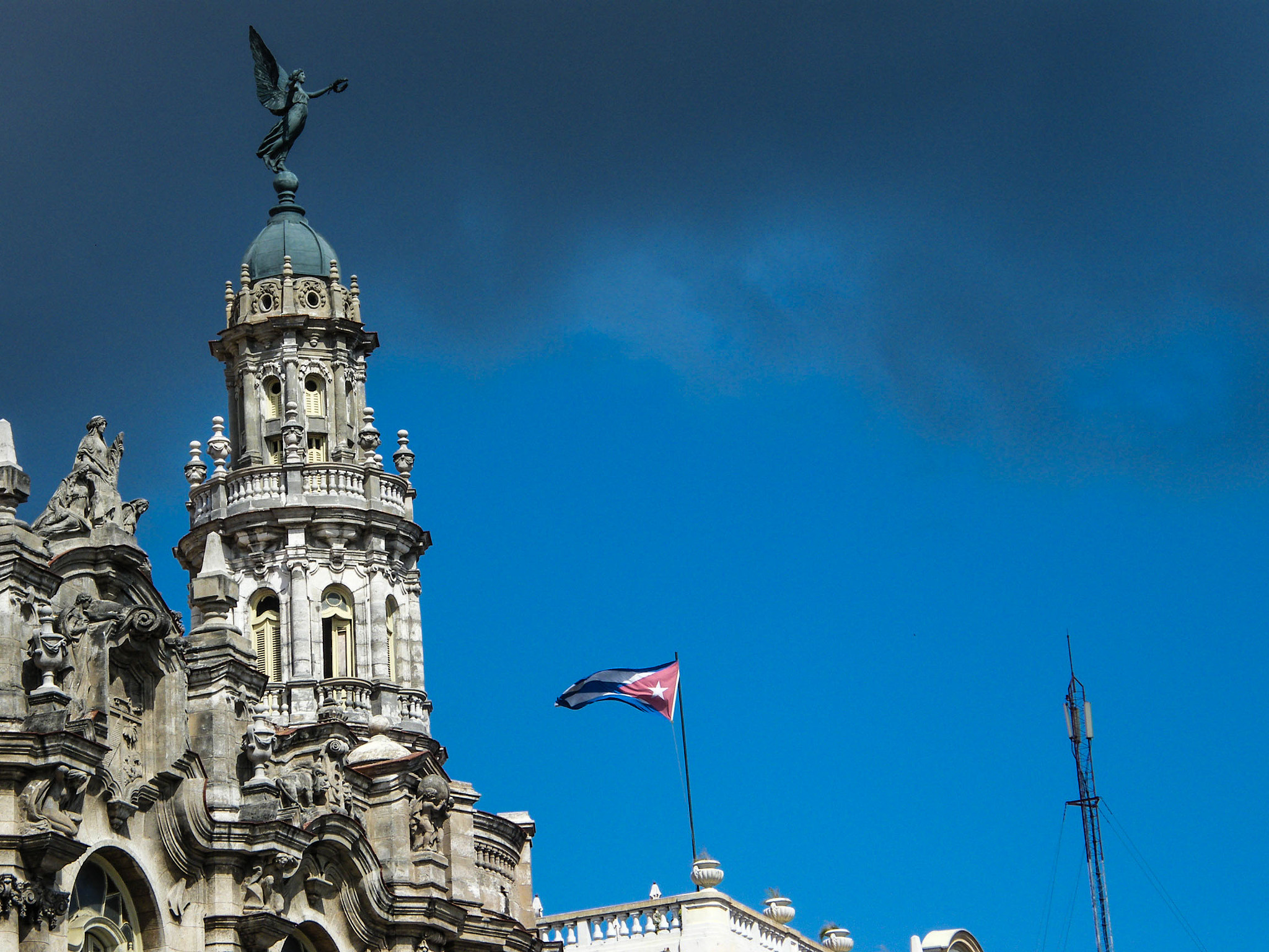 Fujifilm FinePix S8000fd sample photo. Gran teatro de la habana photography