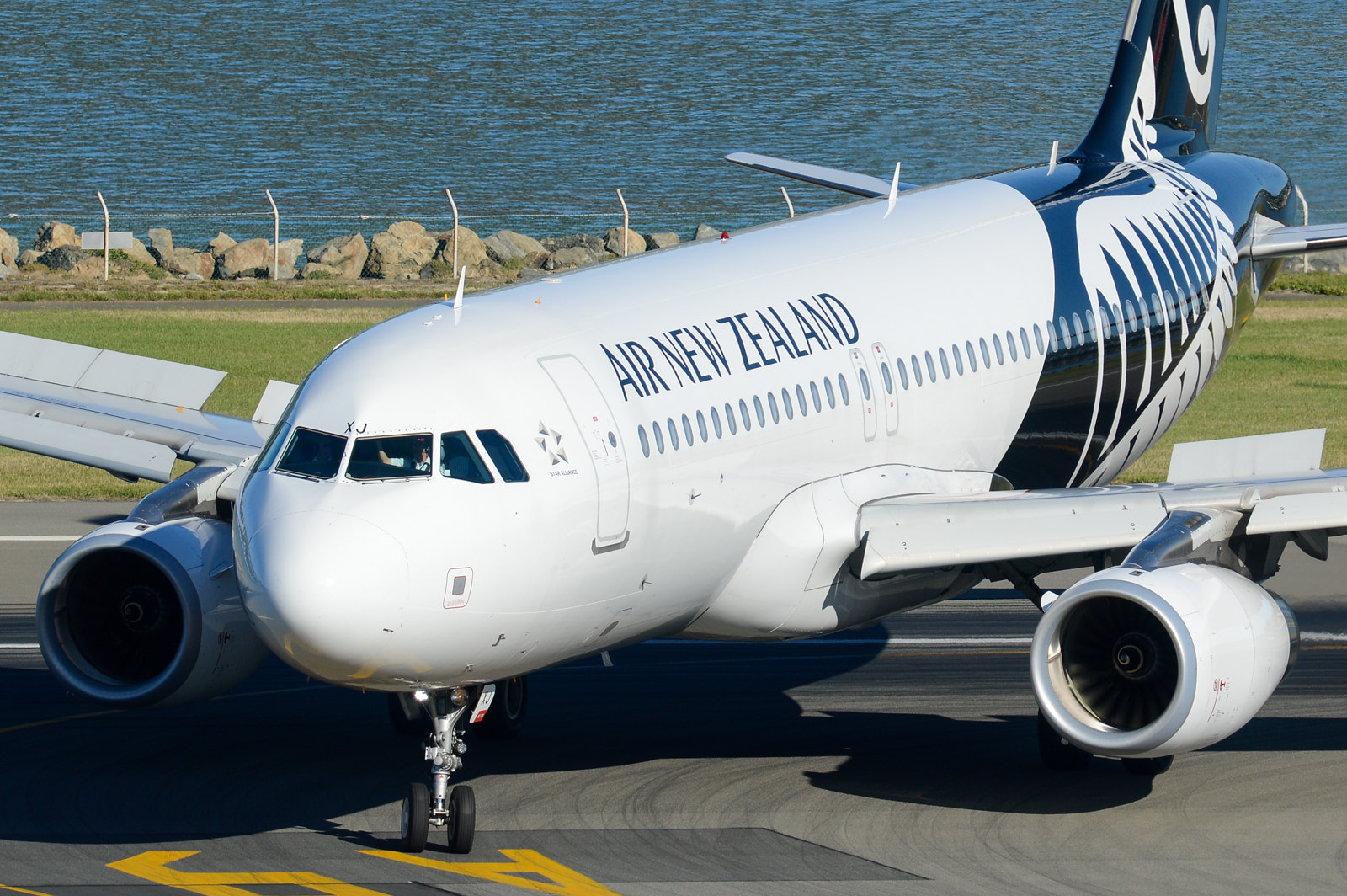 Nikon Nikkor AF-S 300mm F4E PF ED VR sample photo. Air new zealand a320 zk-oxj photography