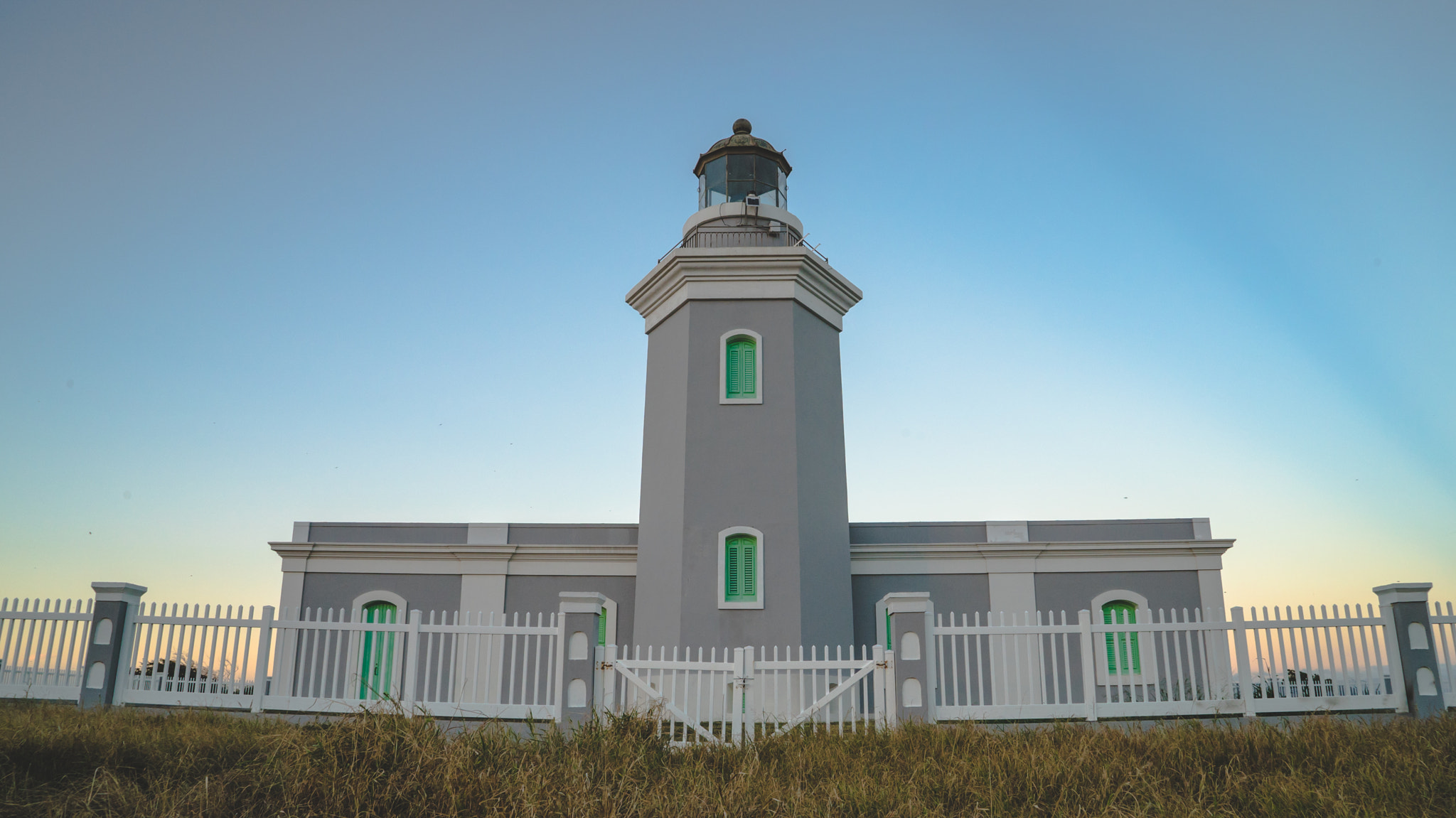 Sony a7S II + Sony Vario Tessar T* FE 24-70mm F4 ZA OSS sample photo. Atardecer en el faro de cabo rojo photography