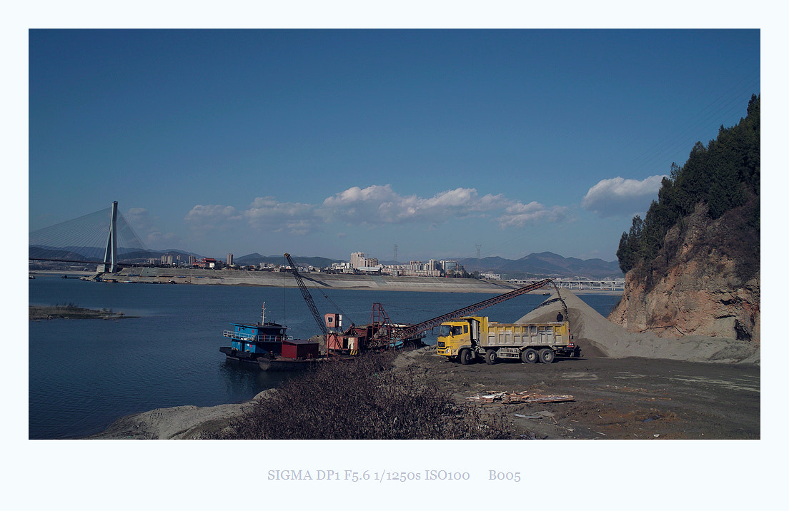 Sigma DP1 sample photo. The hanjiang river photography