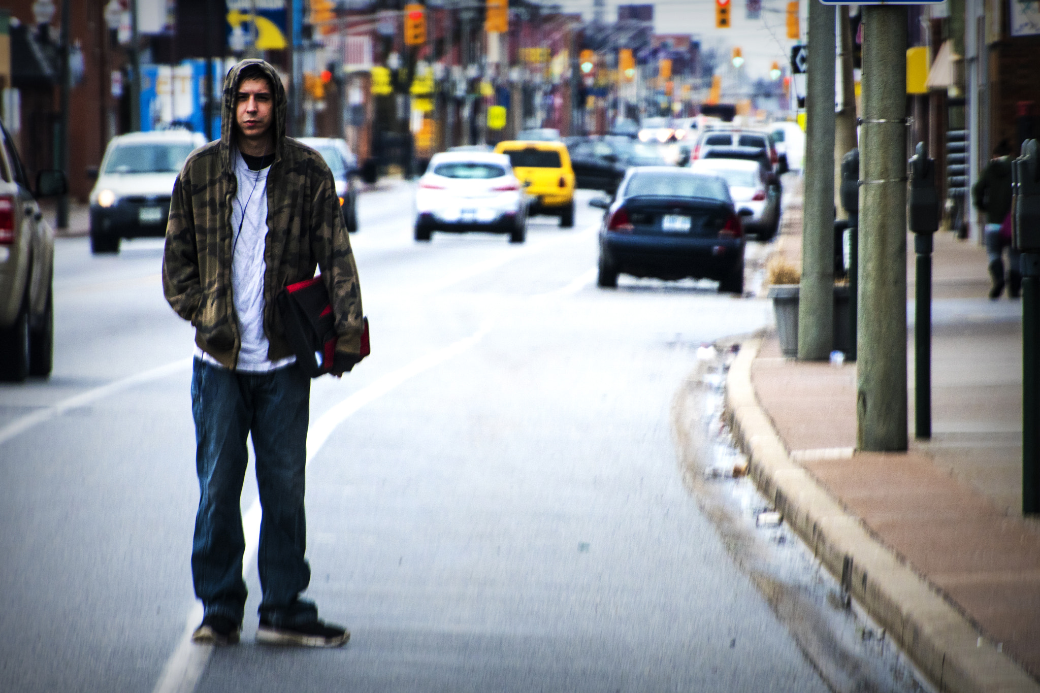 Nikon D500 sample photo. Standing in traffic. windsor, on. photography