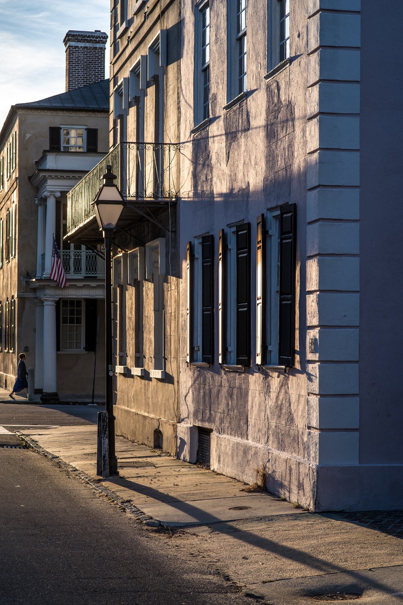 Pentax K-1 + Pentax smc FA 77mm 1.8 Limited sample photo. Charleston street photography