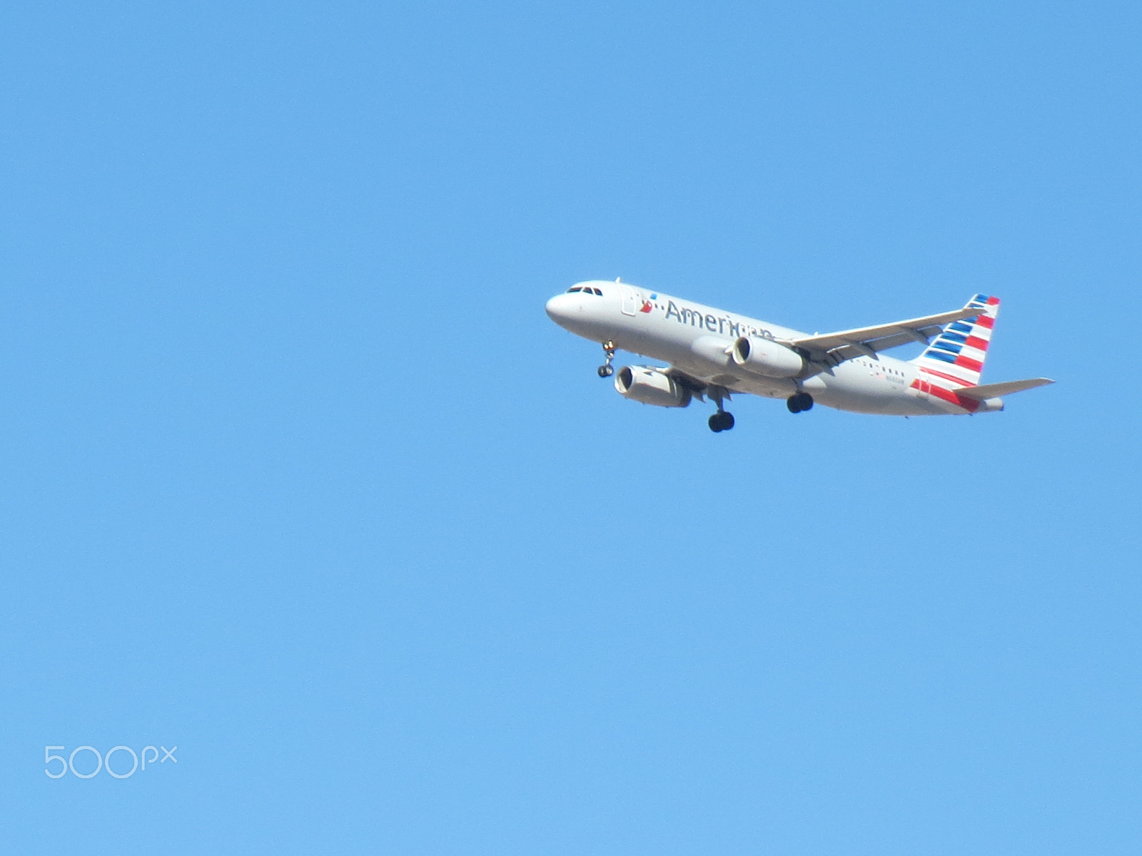 Canon PowerShot ELPH 530 HS (IXUS 510 HS / IXY 1) sample photo. American airline photography