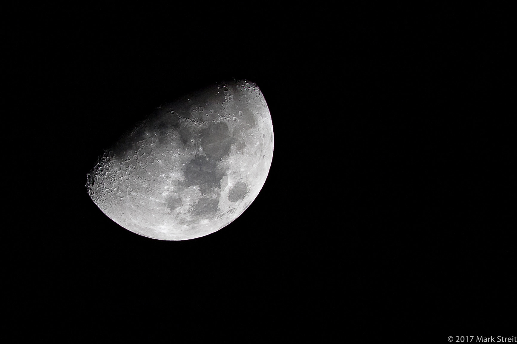 Canon EF 70-300mm F4-5.6L IS USM sample photo. March waxing gibbous moon photography