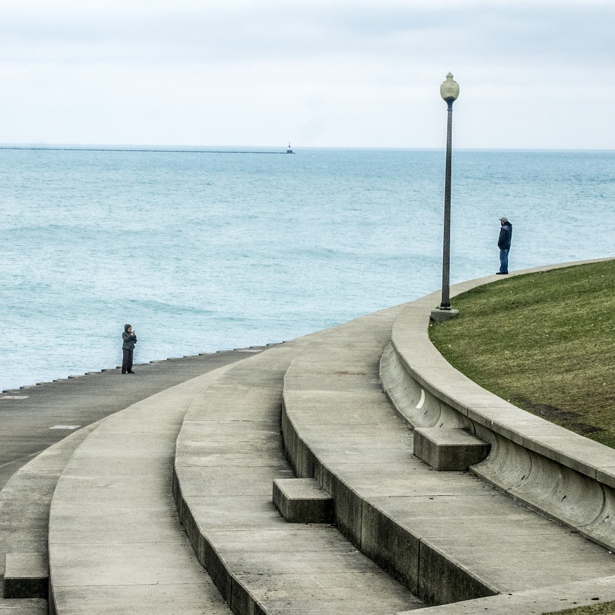 Pentax K-r sample photo. Two strangers. chicago, usa. photography