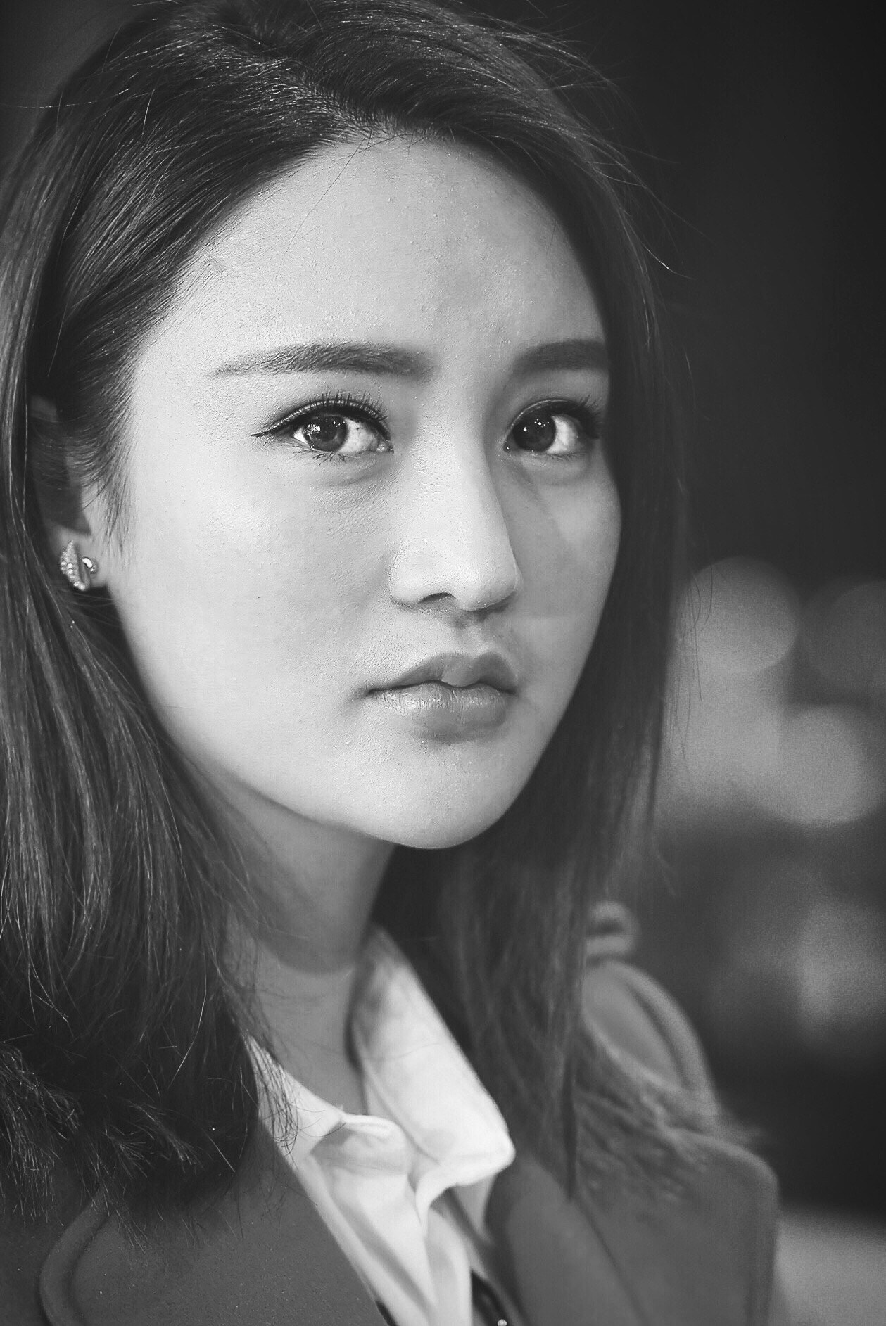 Canon EF 24mm F1.4L II USM sample photo. Try the bw for the model girl photography