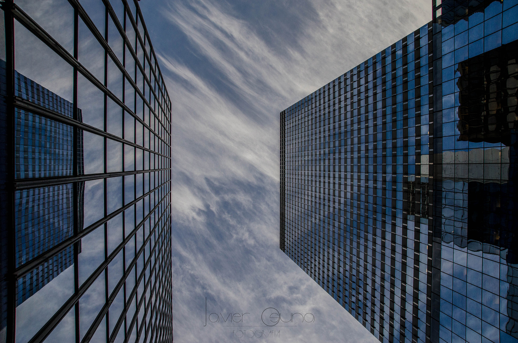 Sigma 18-200mm F3.5-6.3 II DC OS HSM sample photo. Rascacielos photography