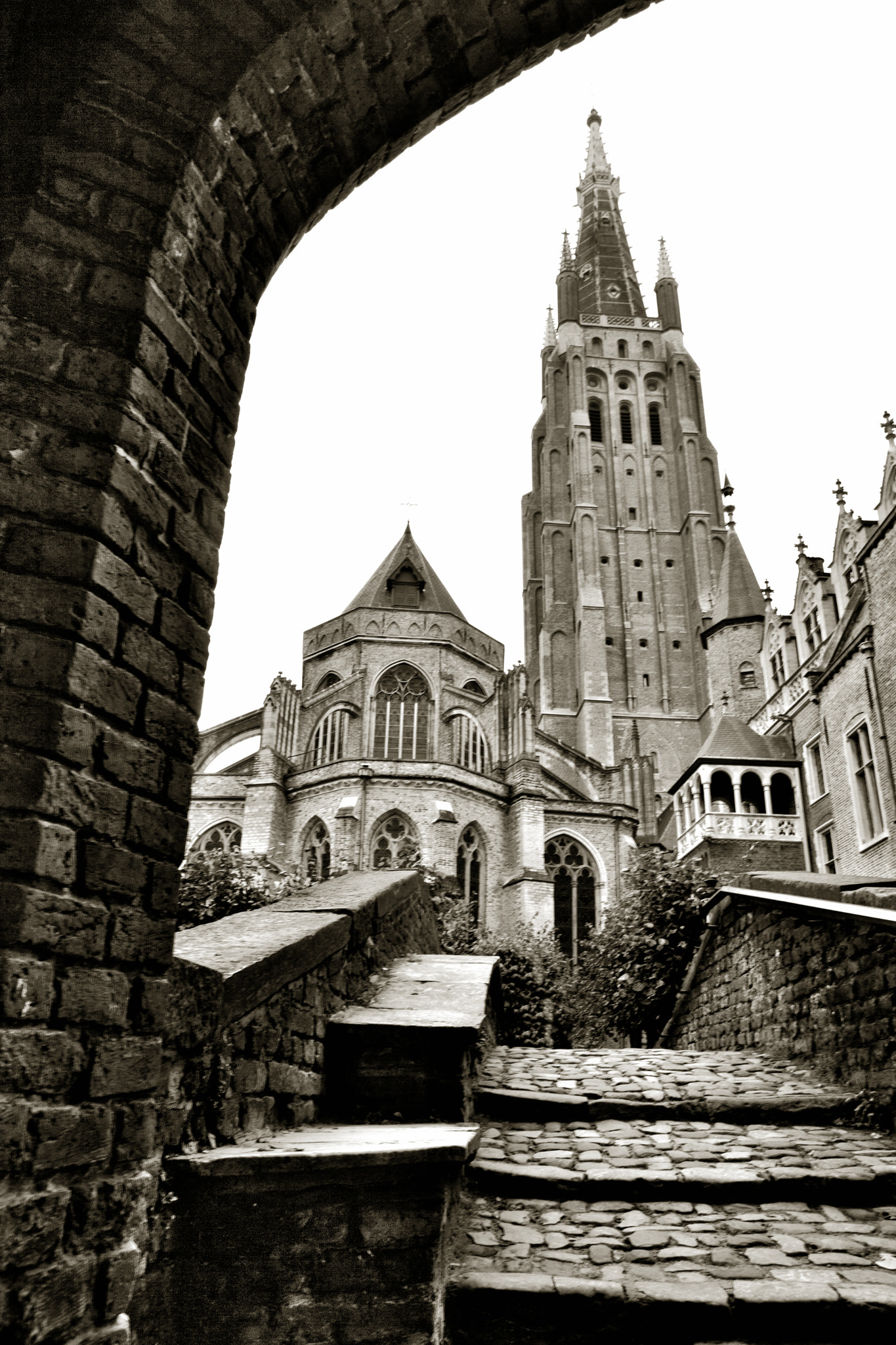 Canon EF-S 10-22mm F3.5-4.5 USM sample photo. Church of our lady photography