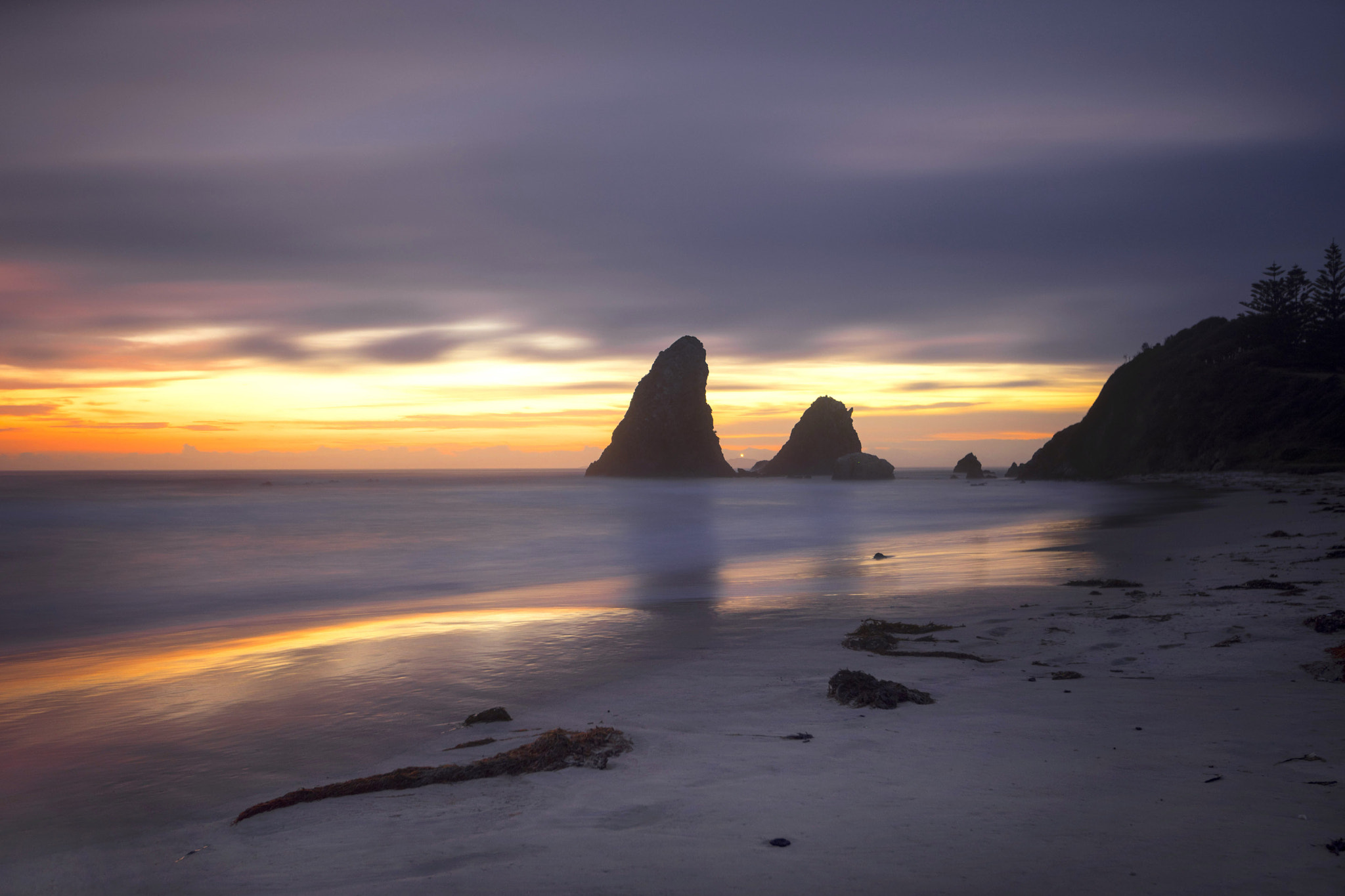 Sony Vario-Sonnar T* 16-35mm F2.8 ZA SSM sample photo. Glasshouse rocks photography