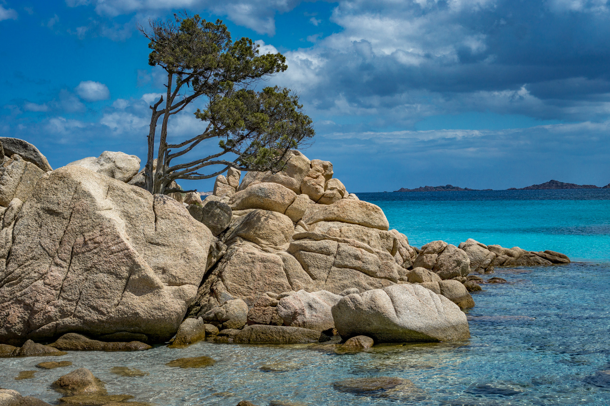 Sony a6000 + Sony Sonnar T* FE 35mm F2.8 ZA sample photo. Roadtrip sardinia 2016 photography