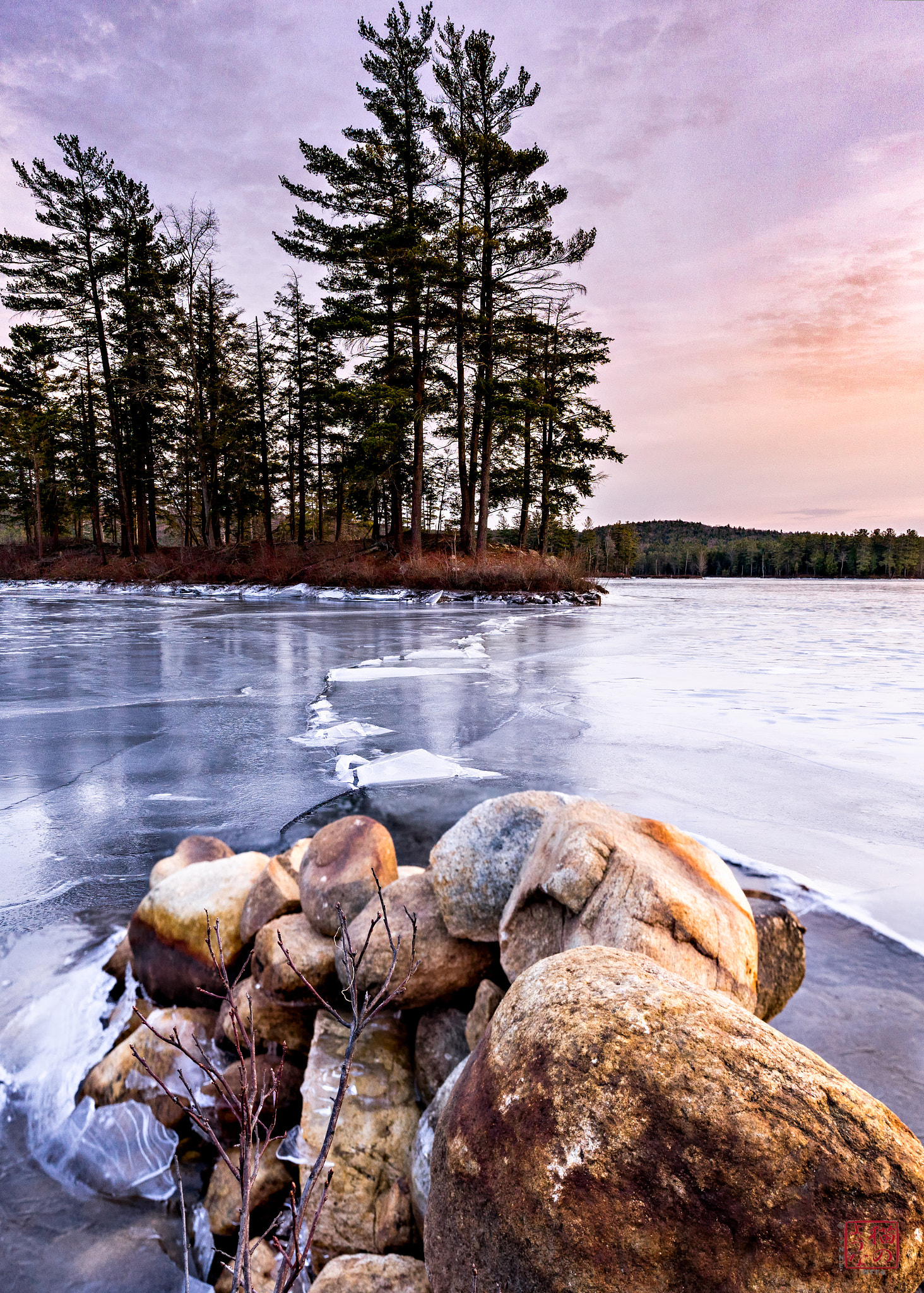 Sony a7 + Sony Sonnar T* E 24mm F1.8 ZA sample photo. Over the rocks photography