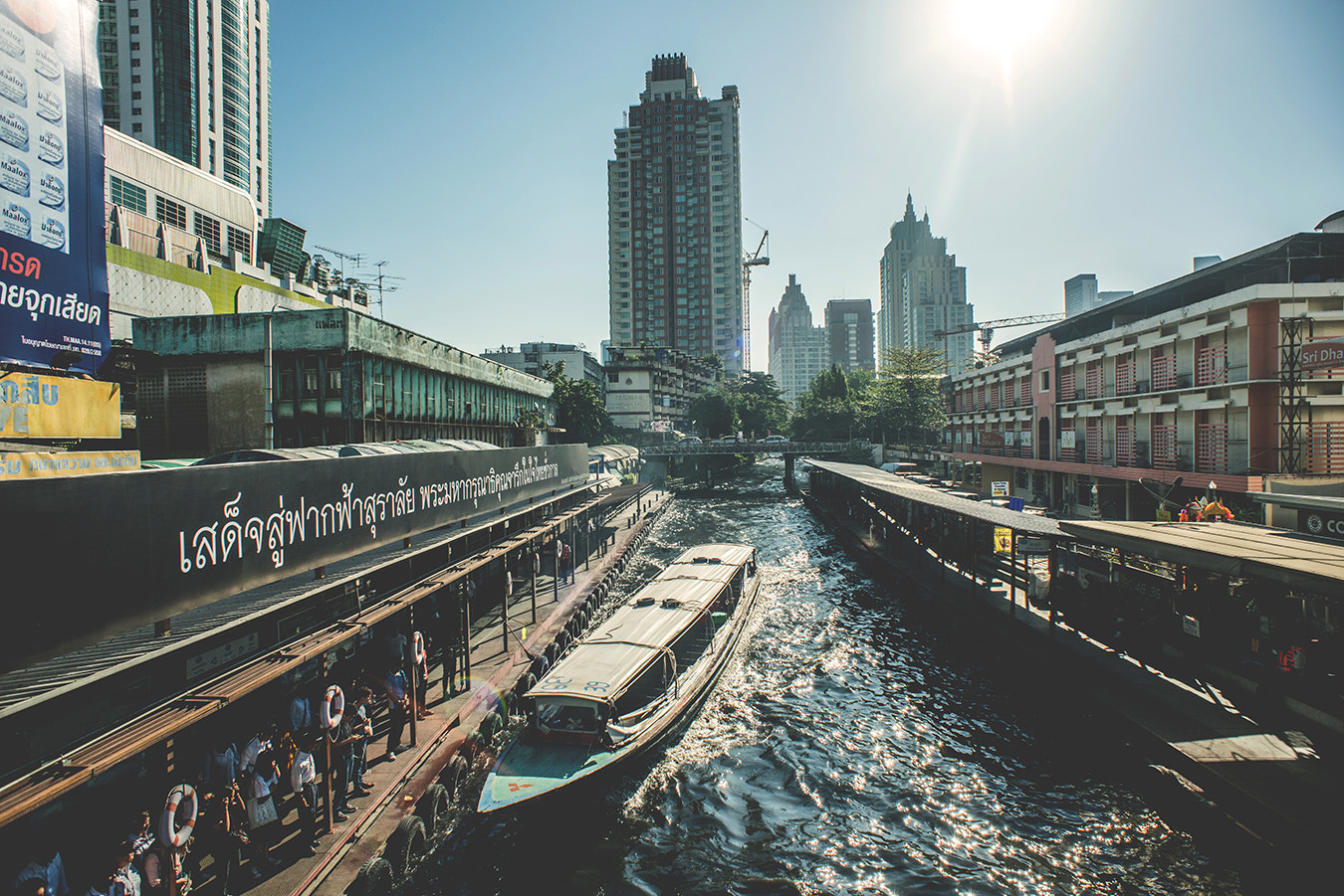 Nikon D810 + Nikon AF Nikkor 20mm F2.8D sample photo. Trip to bangkok photography