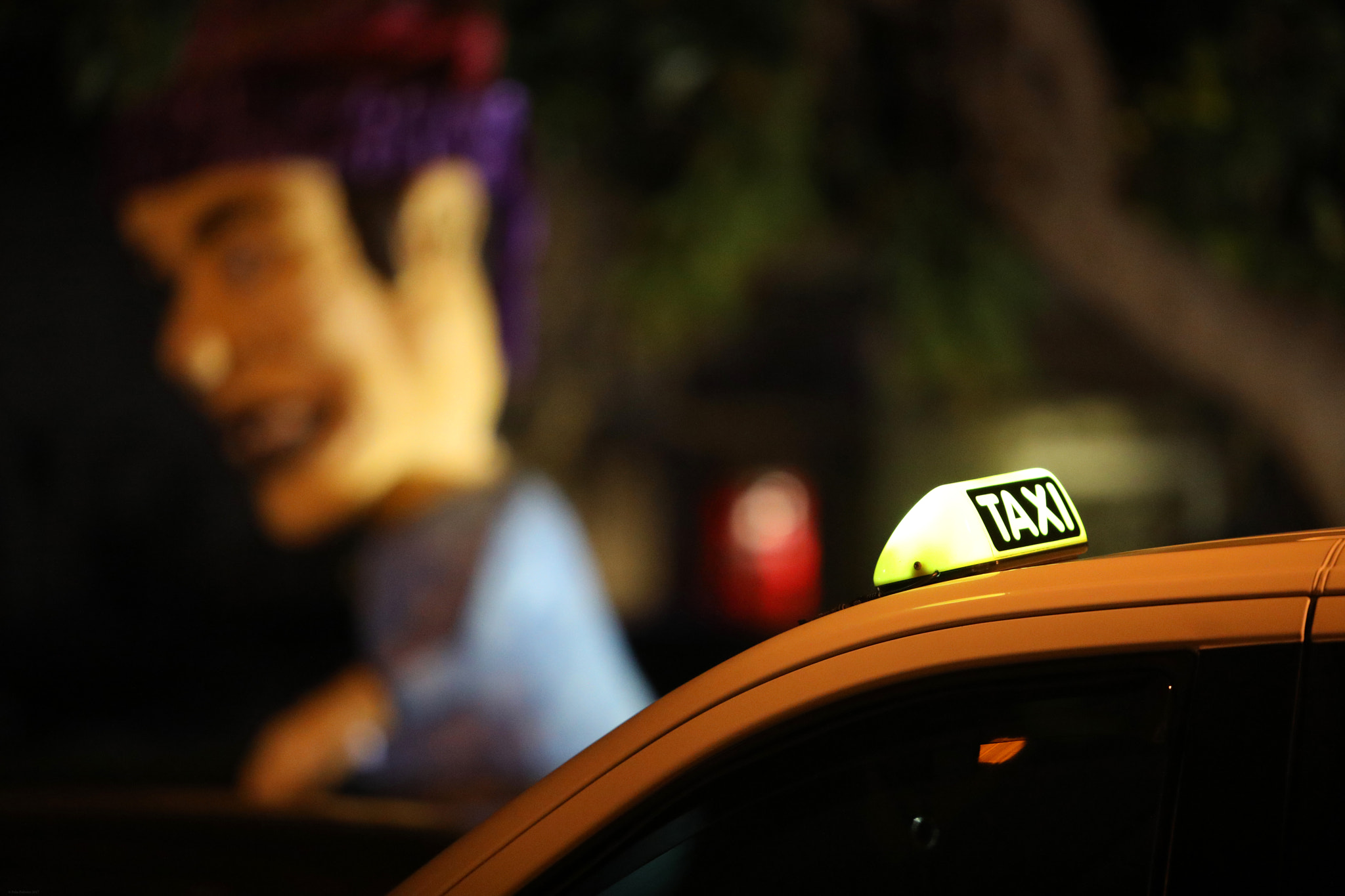 Canon EF 70-200mm F2.8L IS USM sample photo. Taxi photography