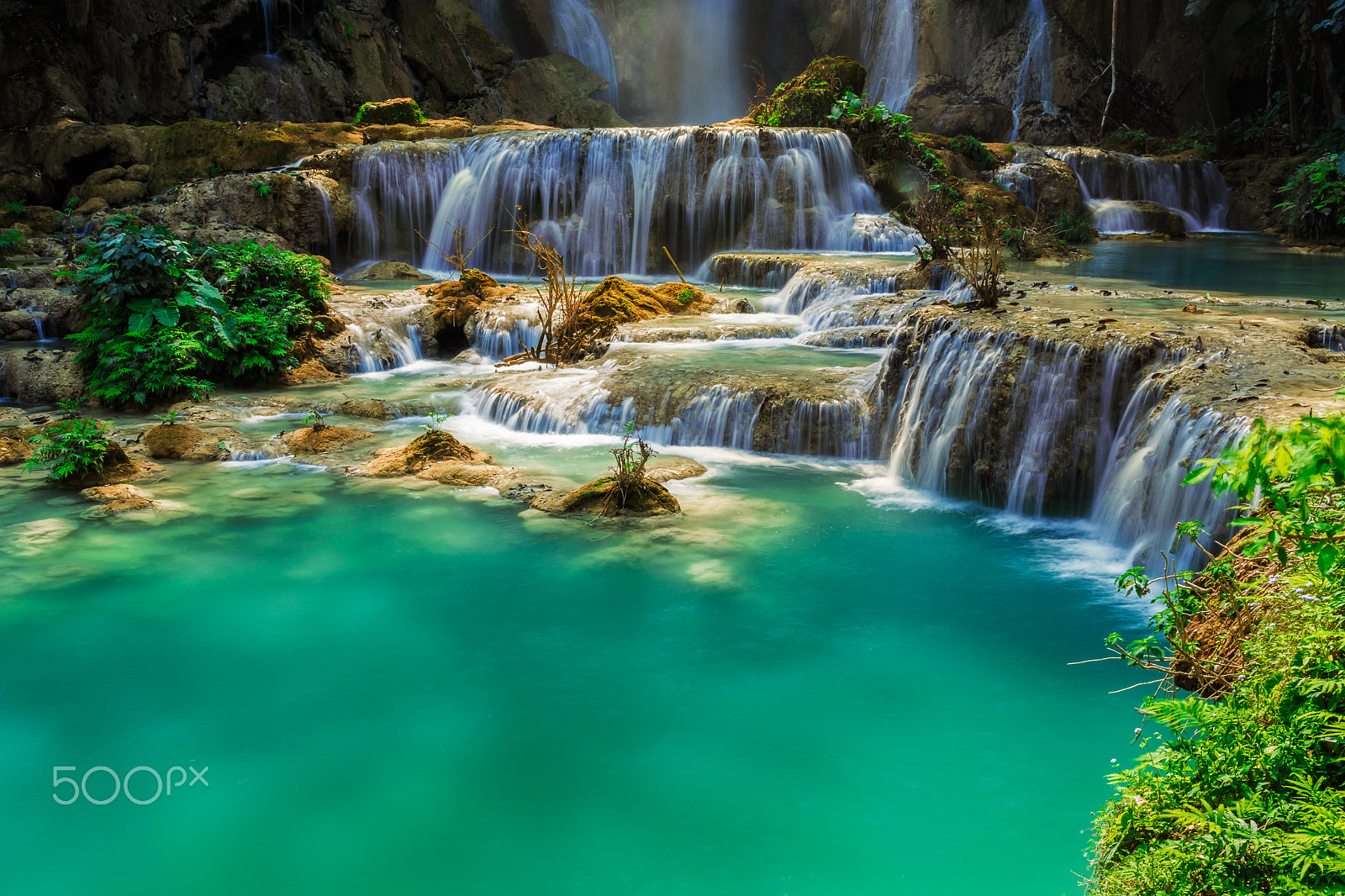 Nikon D5200 + Sigma 17-70mm F2.8-4 DC Macro OS HSM | C sample photo. Kuang si water fall photography