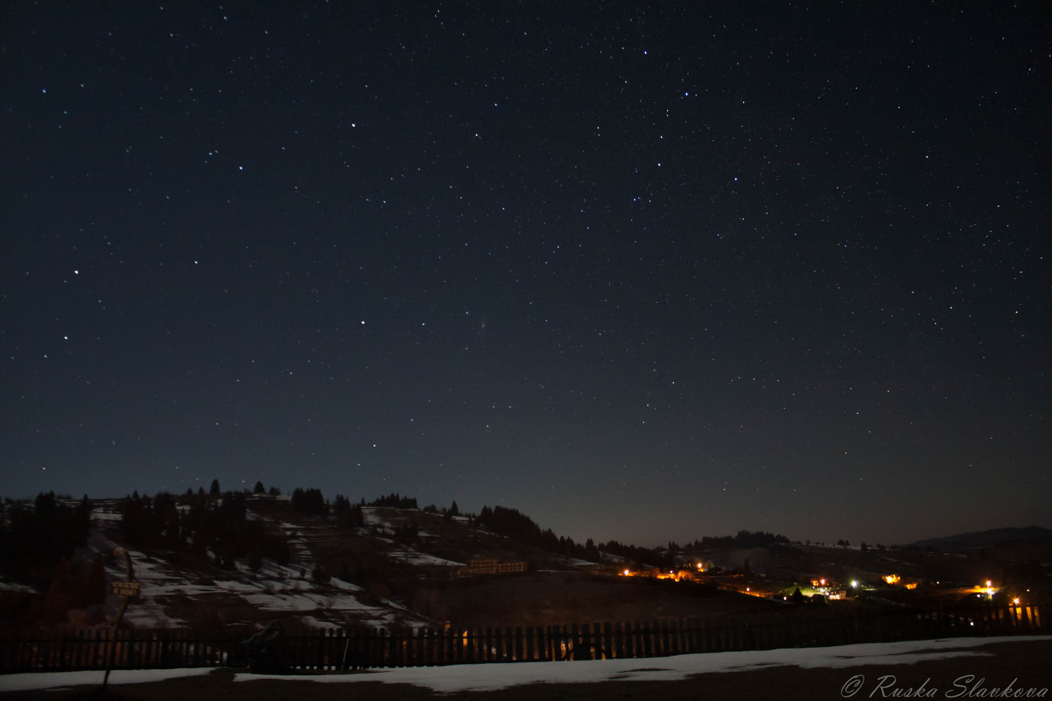 Canon EF-S 18-55mm F3.5-5.6 IS sample photo. Starry night photography