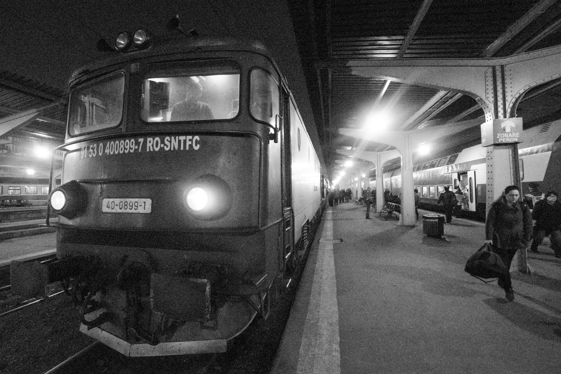 Nikon D5300 + Sigma 10-20mm F3.5 EX DC HSM sample photo. Night train photography