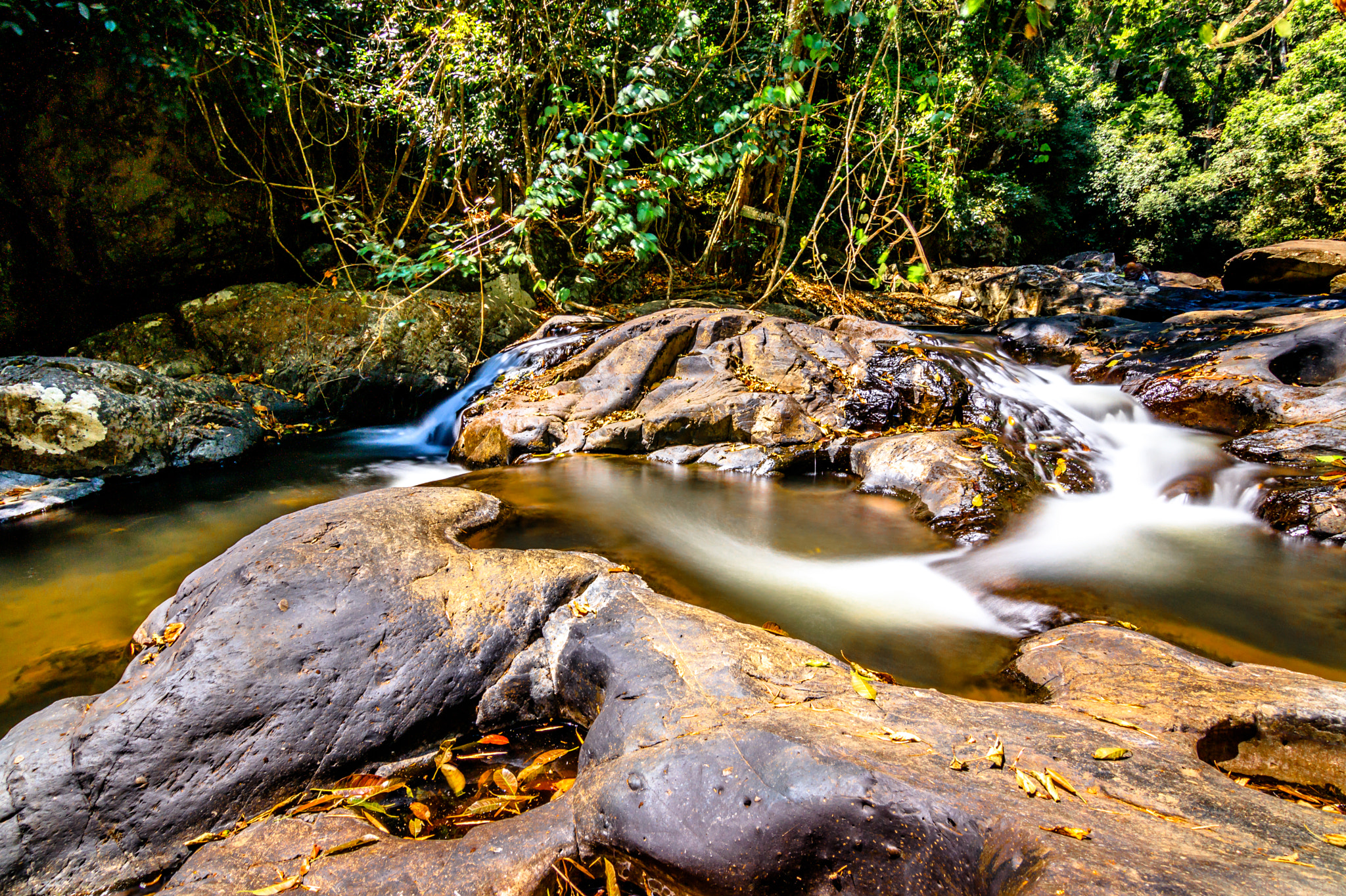 Canon EOS 80D + Tokina AT-X Pro 11-16mm F2.8 DX sample photo. Pala-u waterfall, thaïland photography