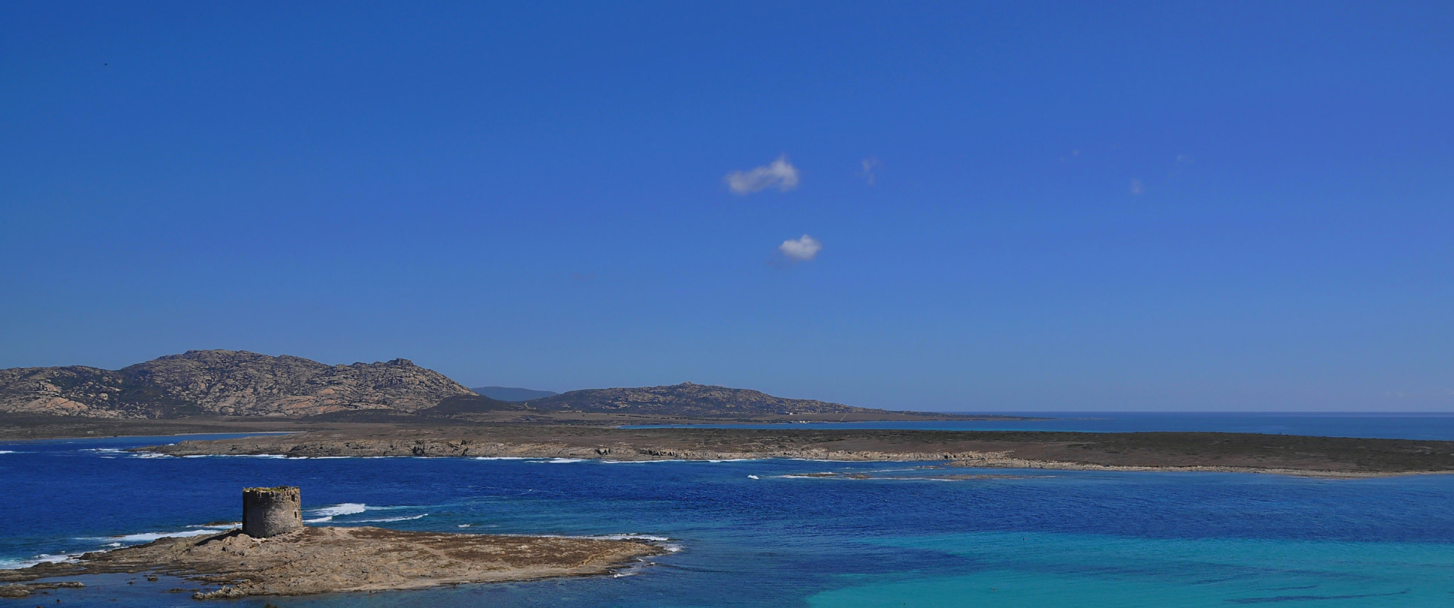 Sigma 18-250mm F3.5-6.3 DC Macro OS HSM sample photo. Tower by the sea in sardinia photography