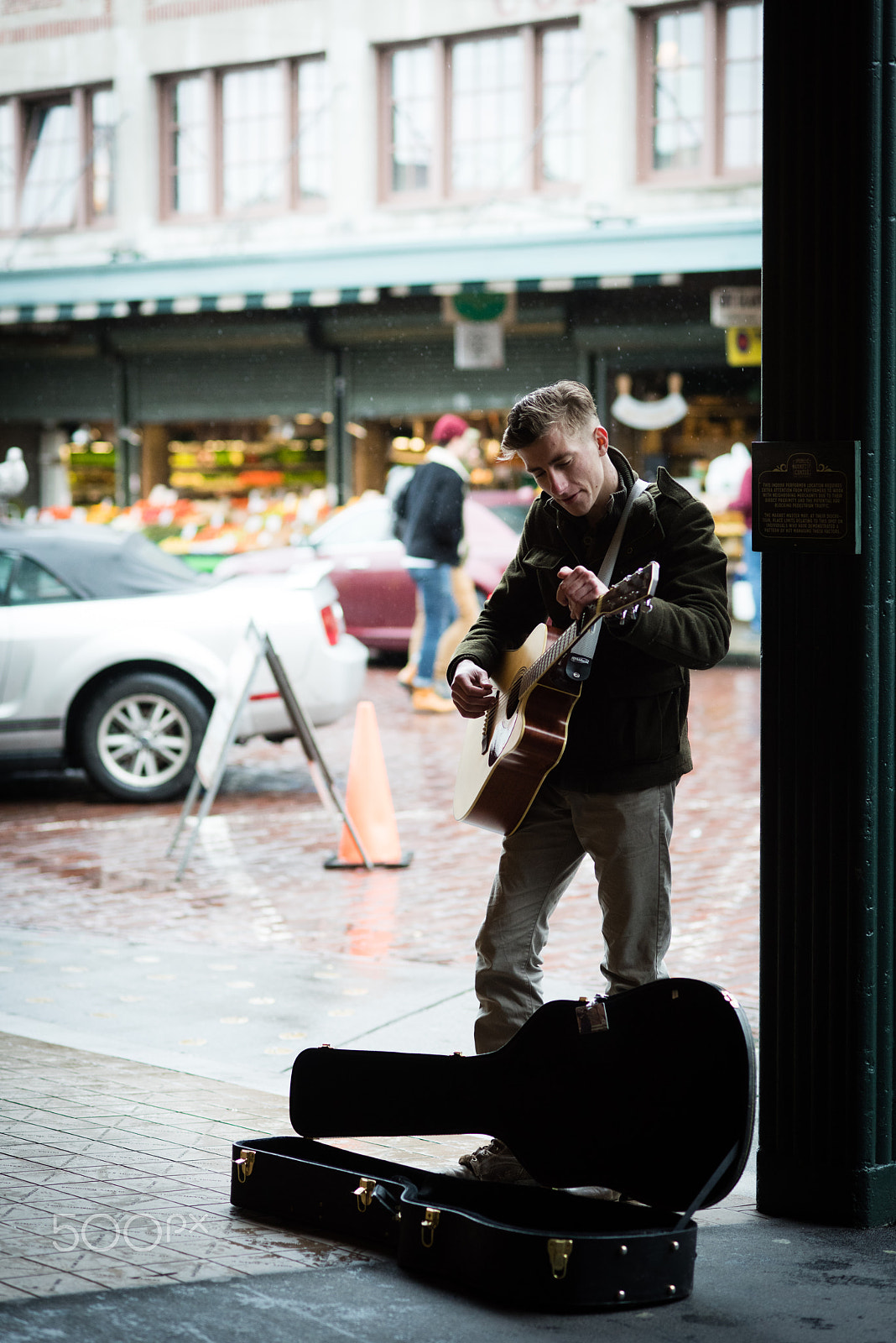 Nikon AF Nikkor 85mm F1.8D sample photo. Singing in the rain photography