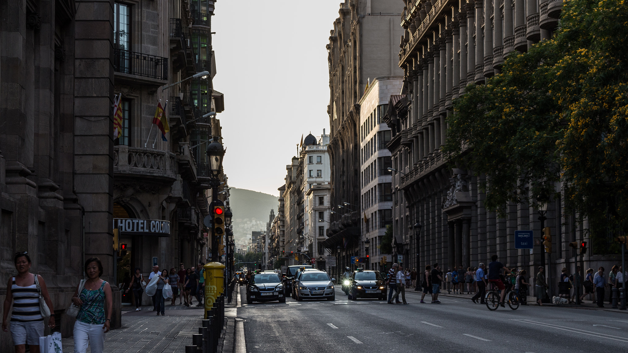 Canon EOS 650D (EOS Rebel T4i / EOS Kiss X6i) sample photo. Glimpse of barcelona photography