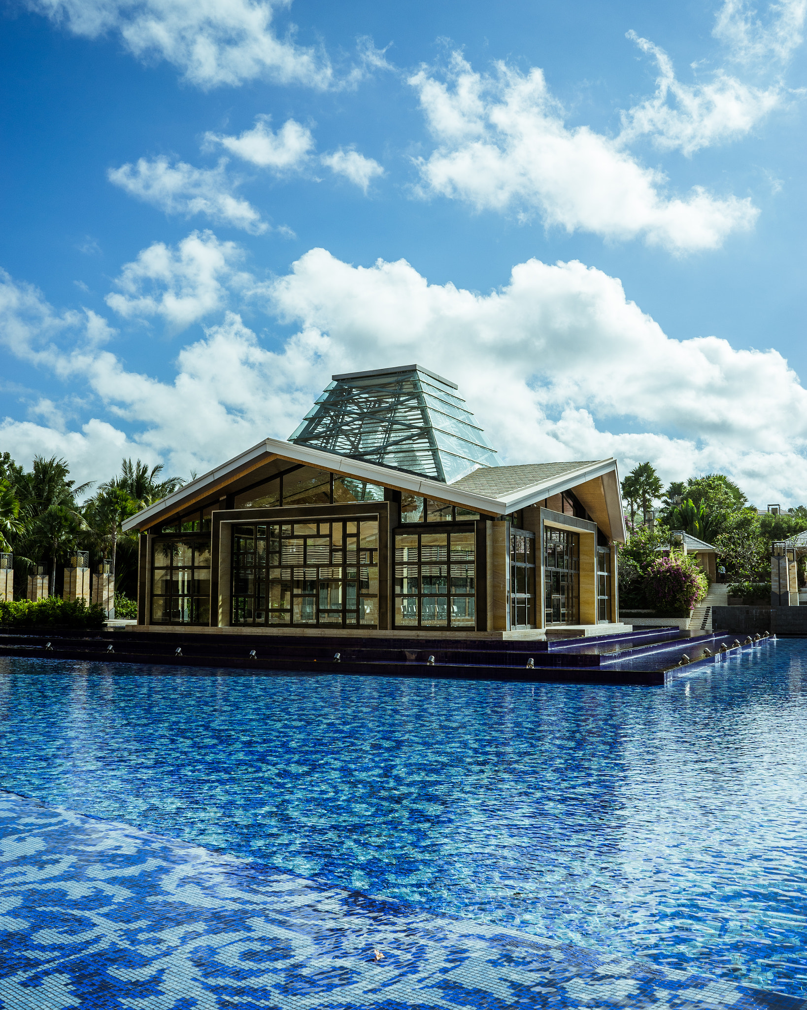 Sony FE 28mm F2 sample photo. The mulia's chapel photography
