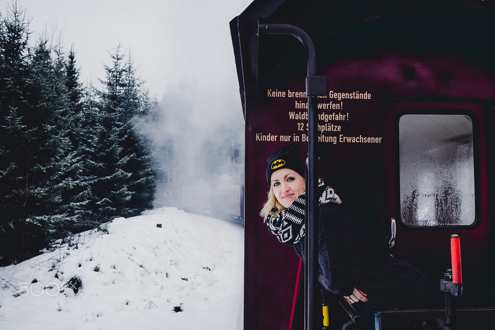 LEICA DG SUMMILUX 15/F1.7 sample photo. Eva on the train. photography